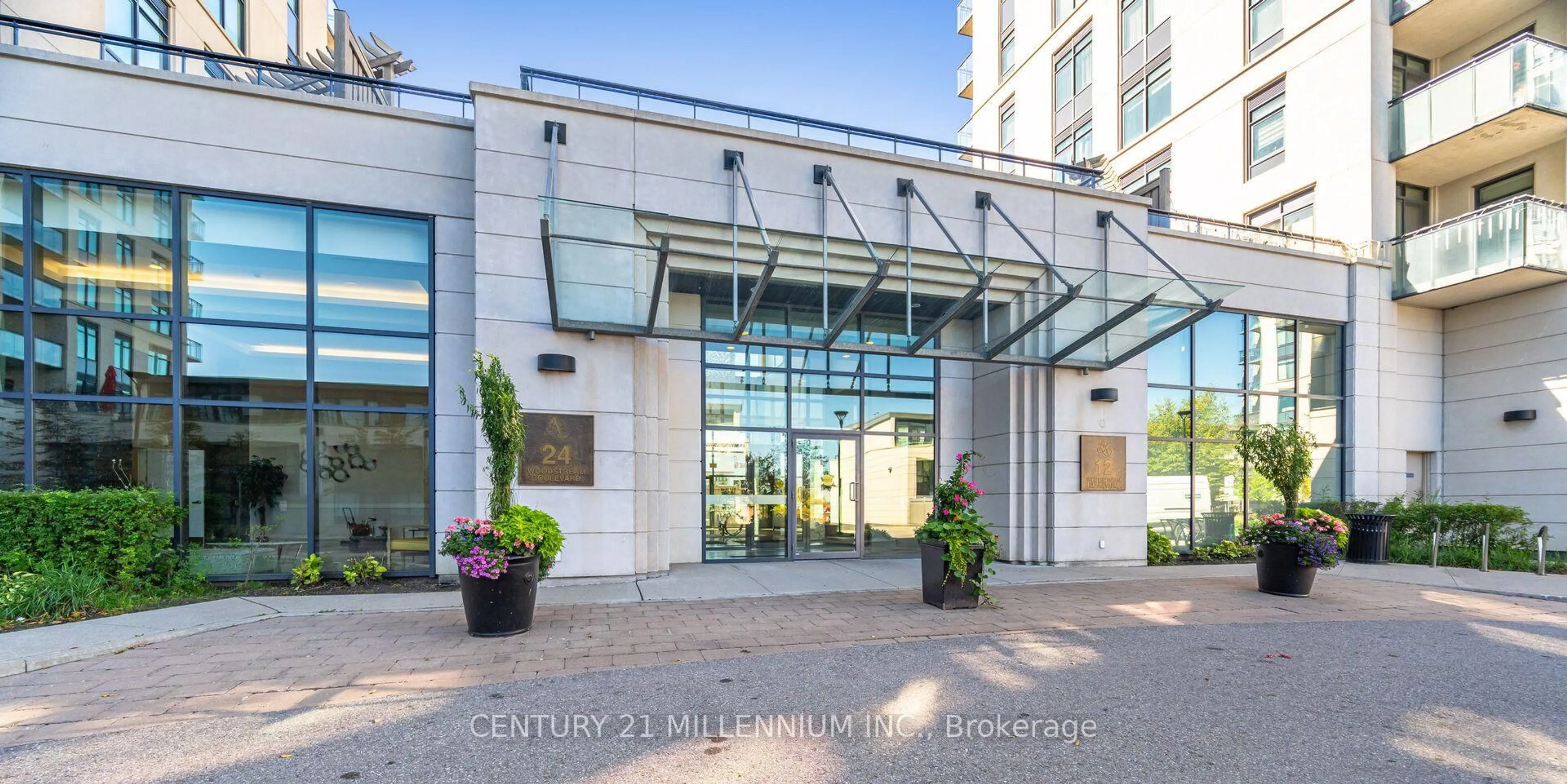 Indoor foyer for 24 Woodstream Blvd #217, Vaughan Ontario L4L 8C4
