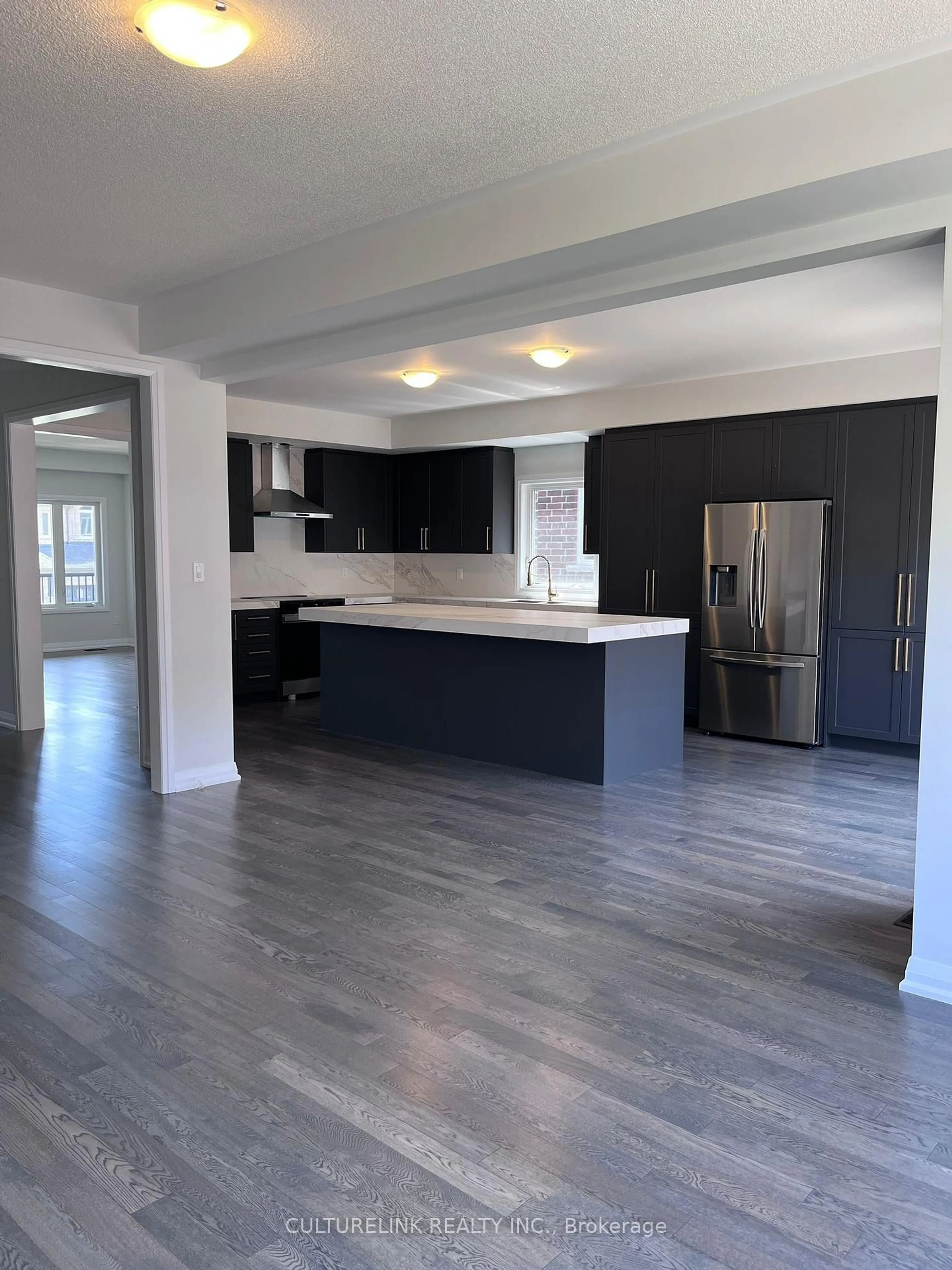Open concept kitchen, unknown for 1426 Stovell Cres, Innisfil Ontario L0L 1W0