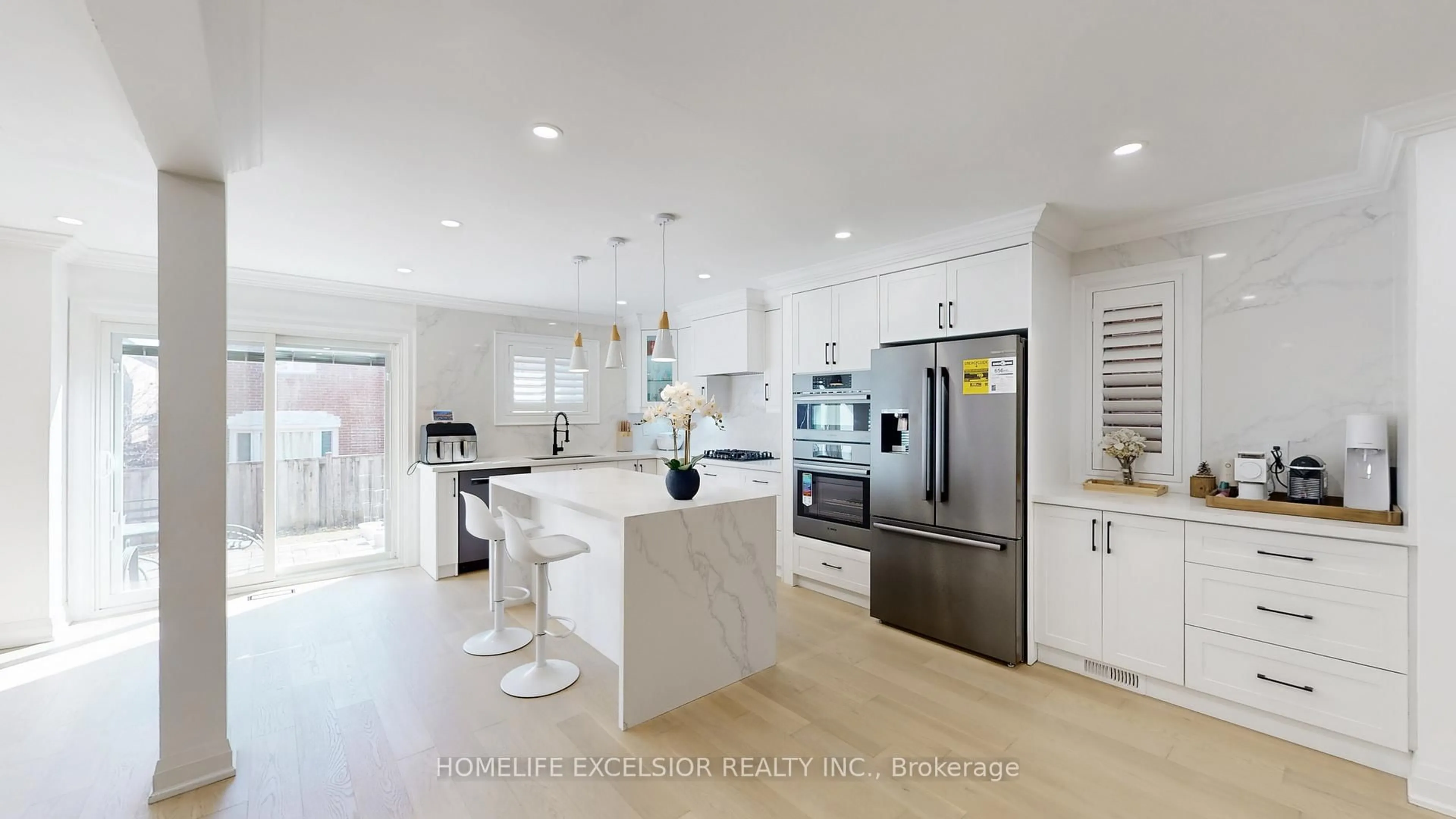 Open concept kitchen, unknown for 84 Jessica Gdns, Vaughan Ontario L4J 3G2