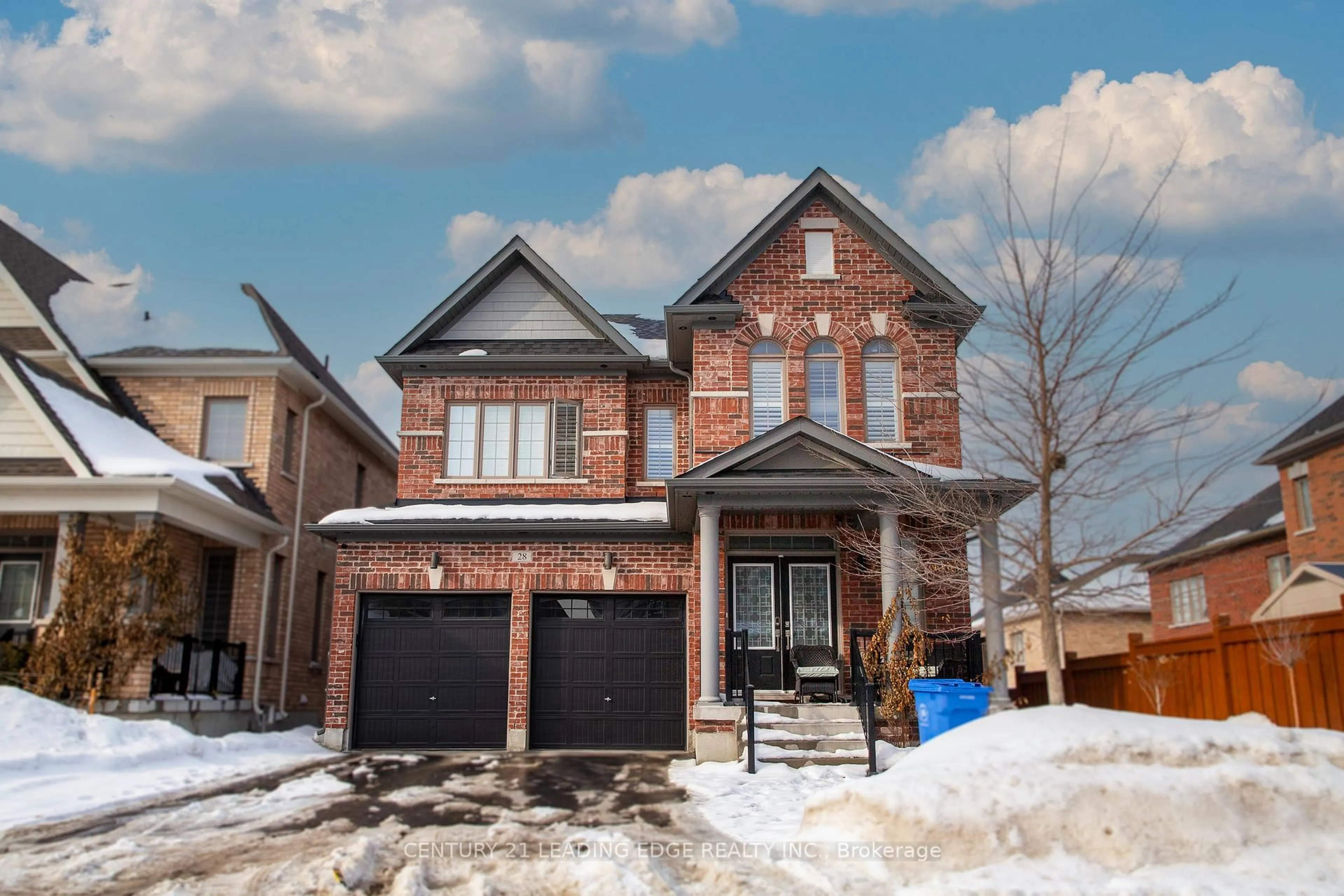 Home with brick exterior material, street for 28 Prosperity Way, East Gwillimbury Ontario L9N 0V1