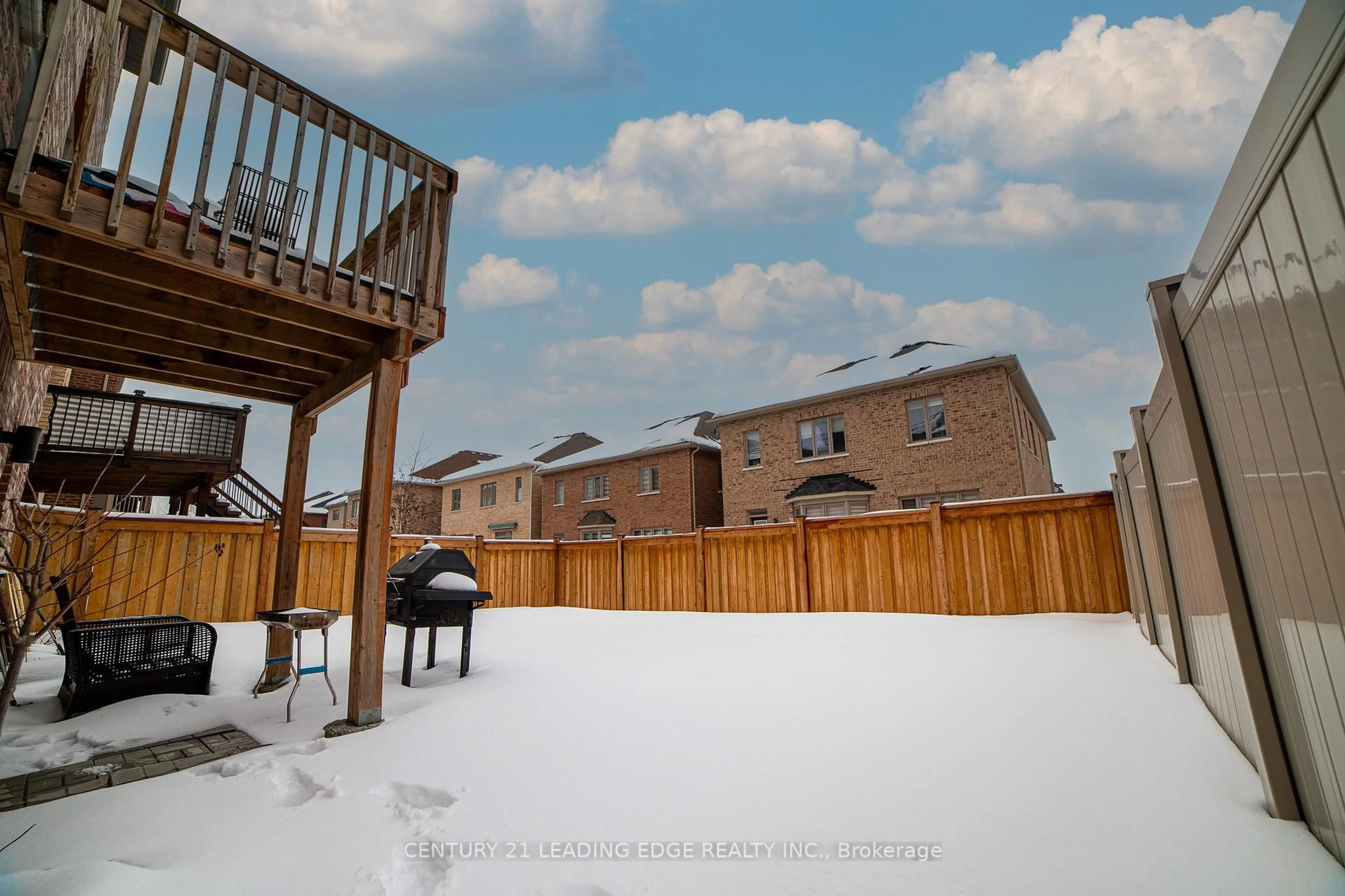 Patio, unknown for 28 Prosperity Way, East Gwillimbury Ontario L9N 0V1