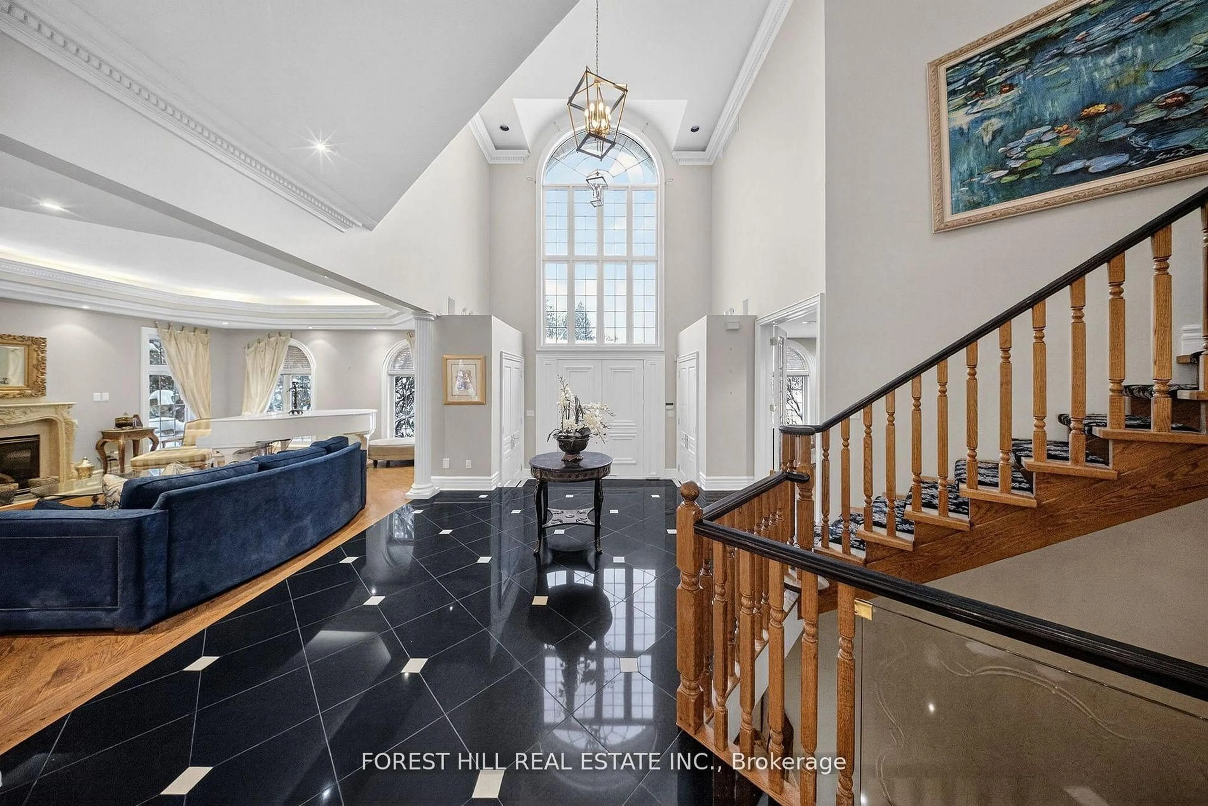 Indoor foyer for 161 Renaissance Crt, Vaughan Ontario L4J 7W4