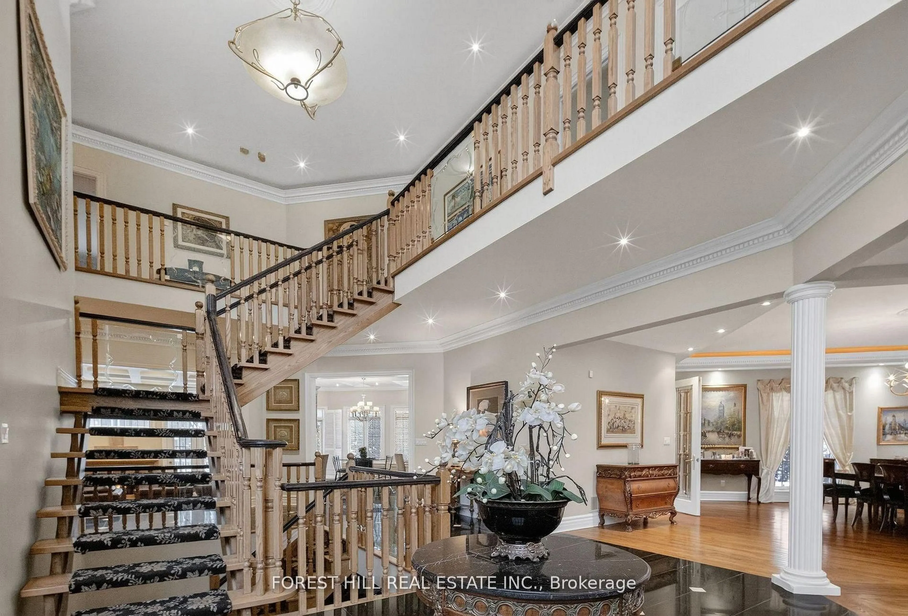 Indoor foyer for 161 Renaissance Crt, Vaughan Ontario L4J 7W4