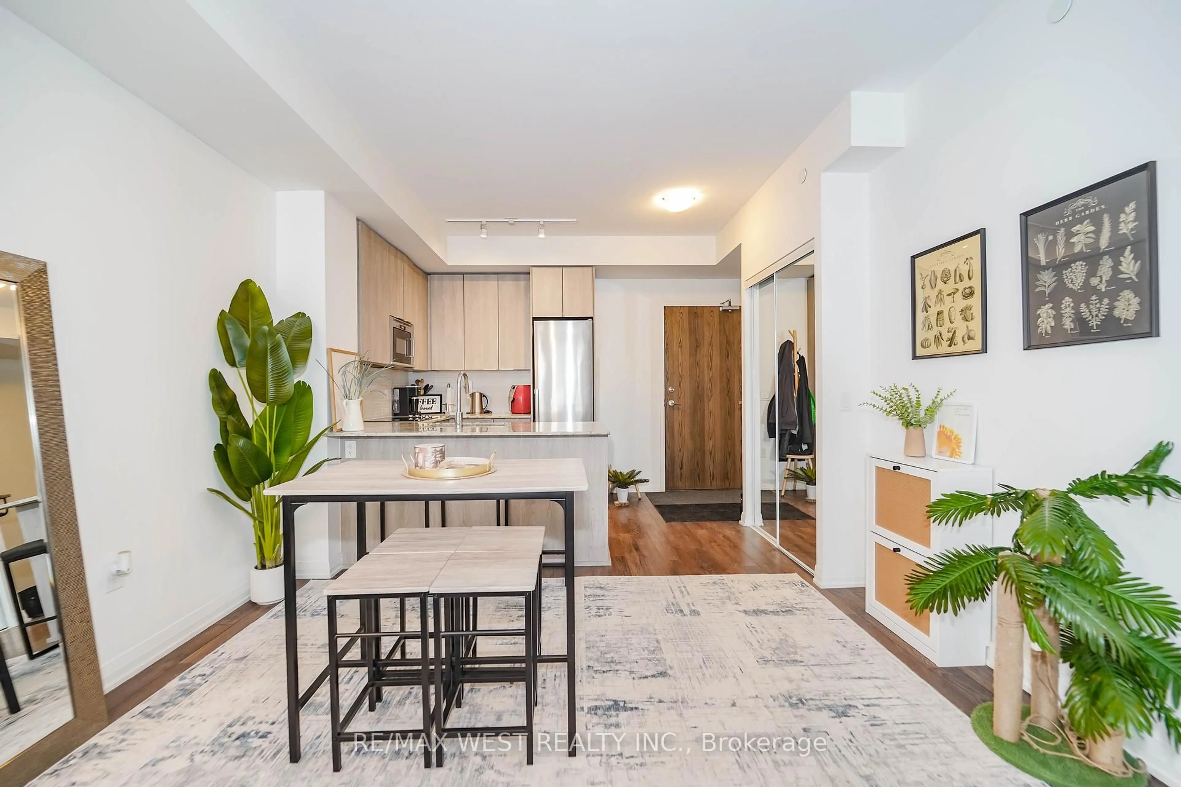 Open concept kitchen, unknown for 99 Eagle Rock Way #229, Vaughan Ontario L6A 5A7