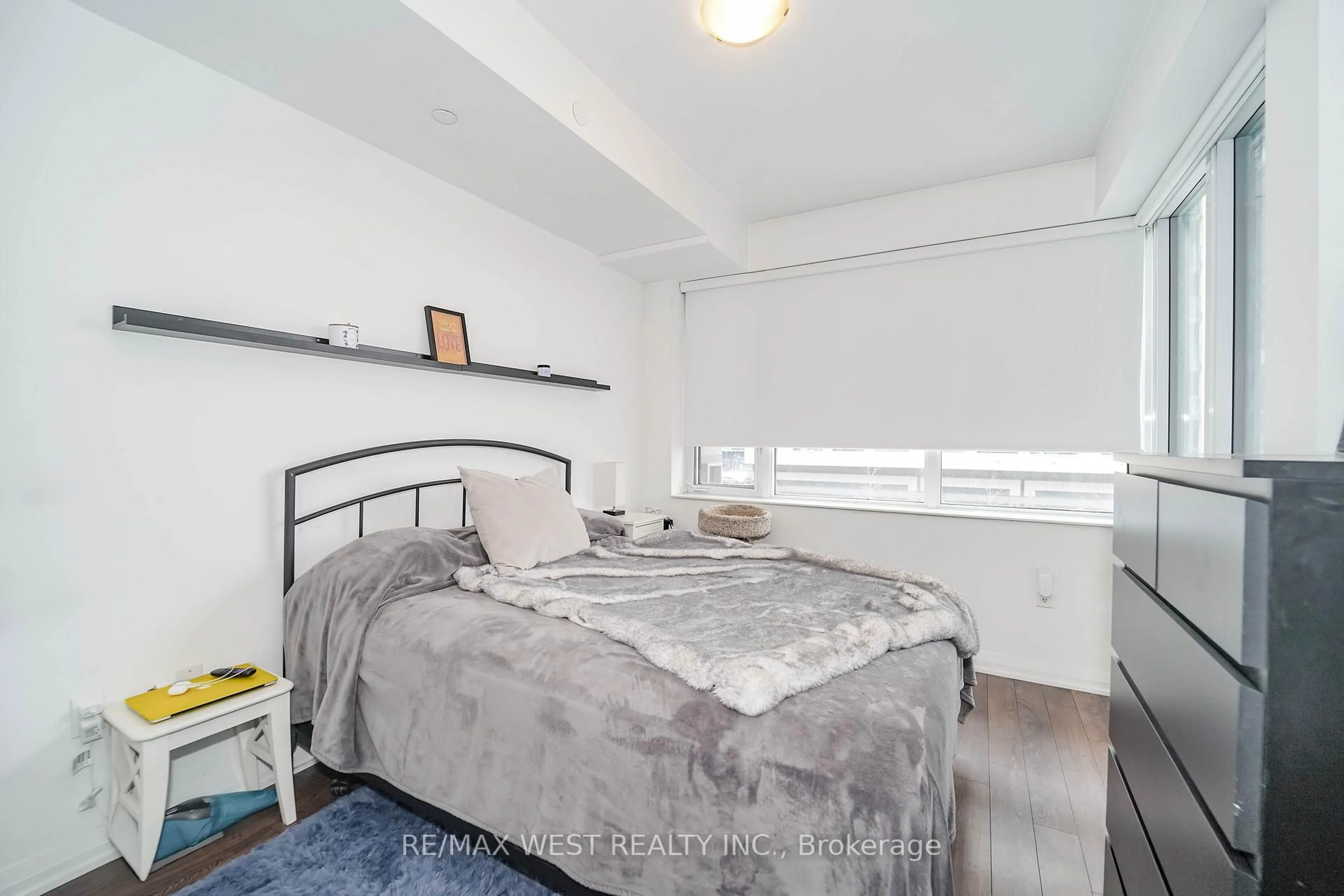 Bedroom with bed, unknown for 99 Eagle Rock Way #229, Vaughan Ontario L6A 5A7