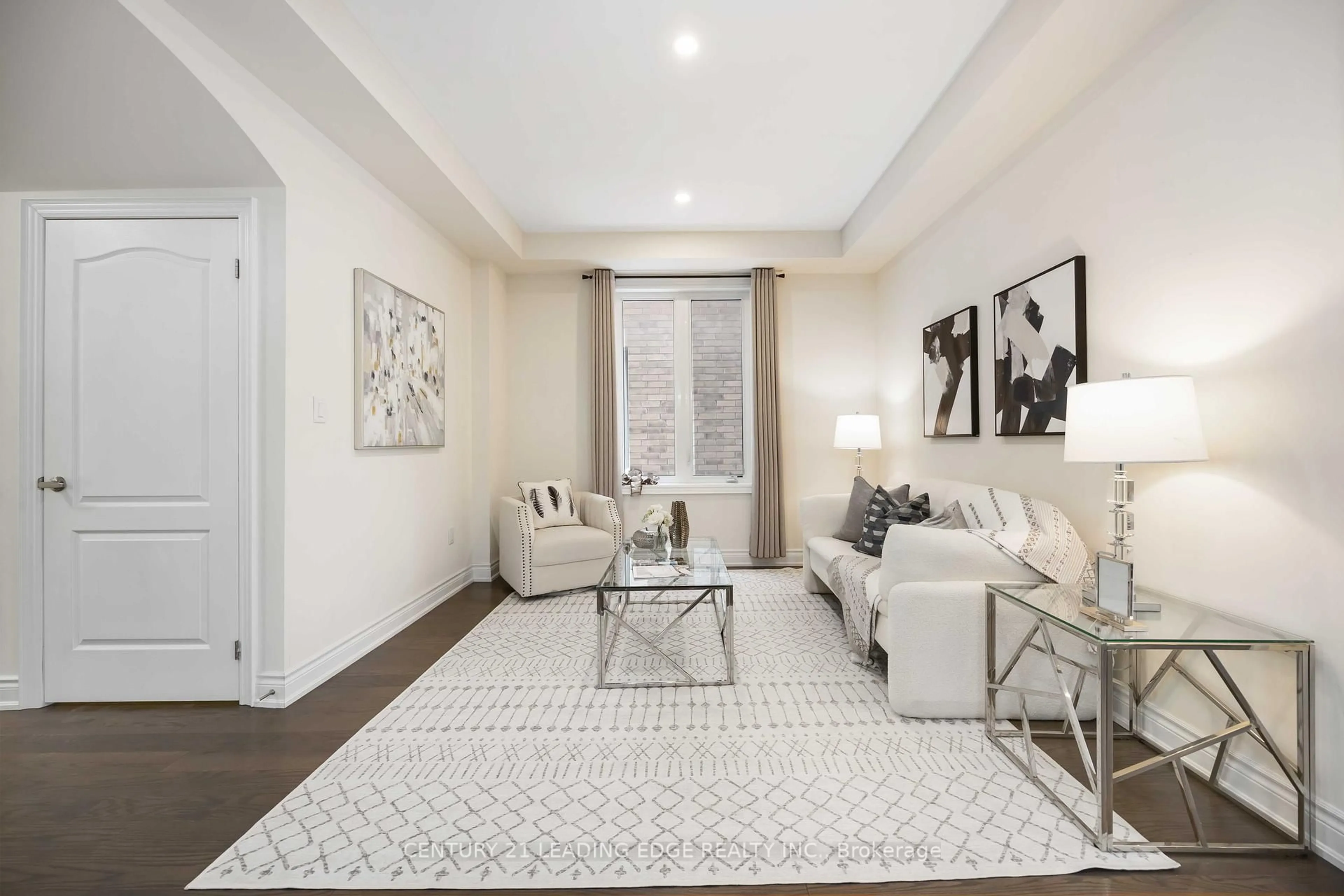 Living room with furniture, unknown for 689 Somerville Dr, Newmarket Ontario L3X 0J9