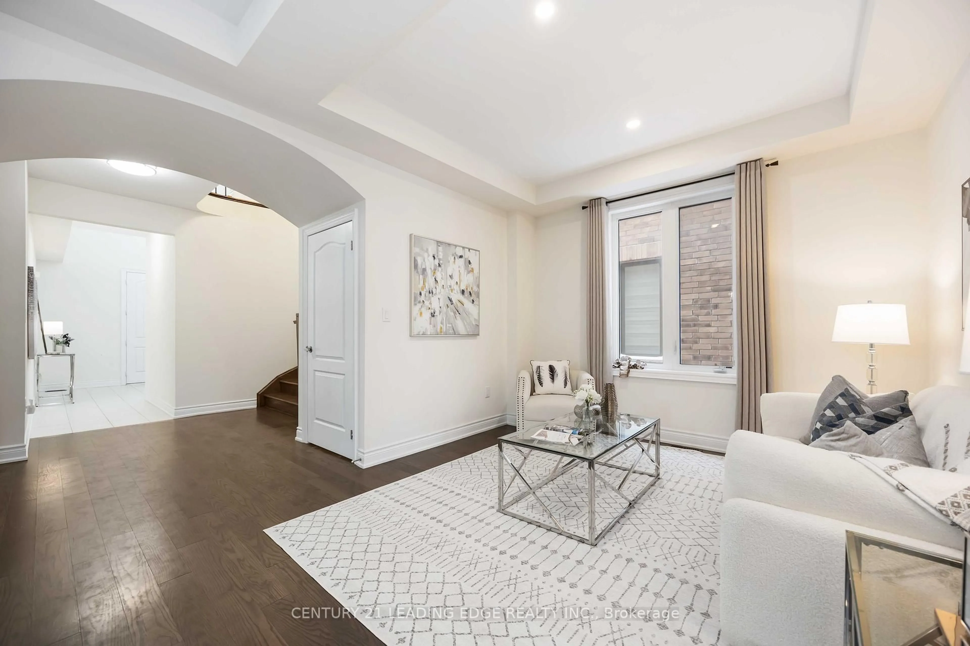 Living room with furniture, unknown for 689 Somerville Dr, Newmarket Ontario L3X 0J9