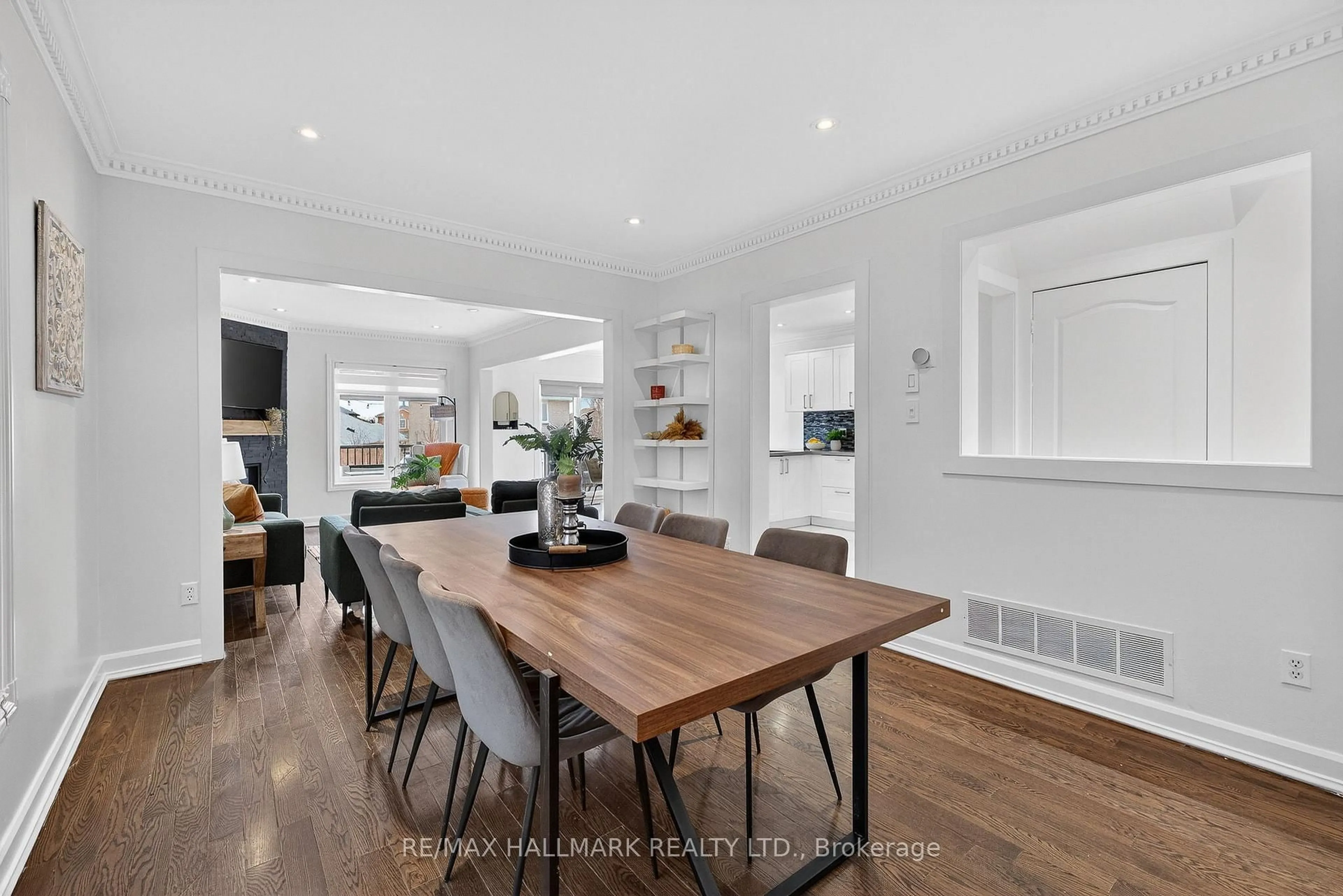 Dining room, wood/laminate floor for 33 Topaz Crt, Vaughan Ontario L6A 2X2
