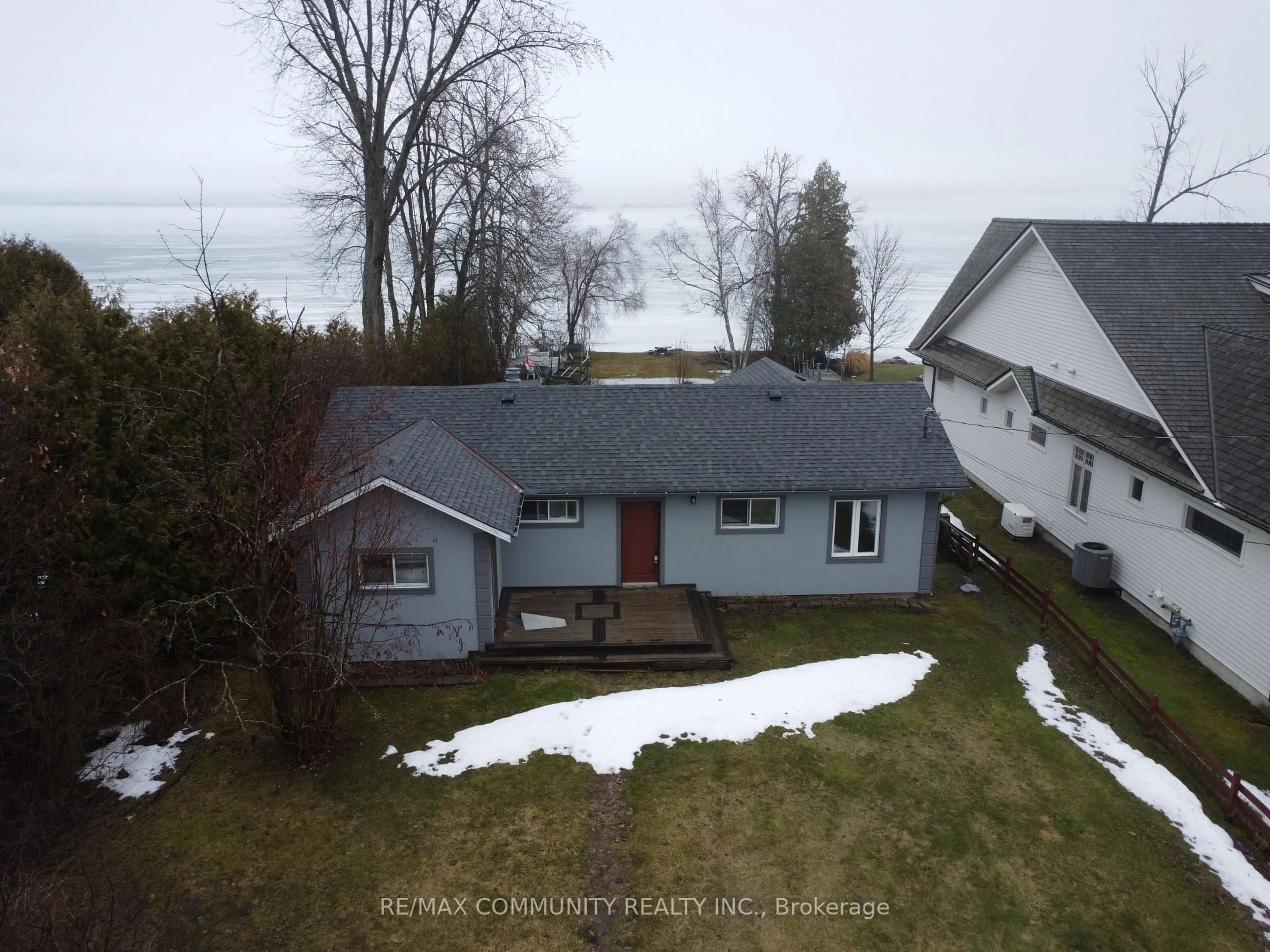 A pic from outside/outdoor area/front of a property/back of a property/a pic from drone, street for 579 Duclos Point Rd, Georgina Ontario L0E 1N0