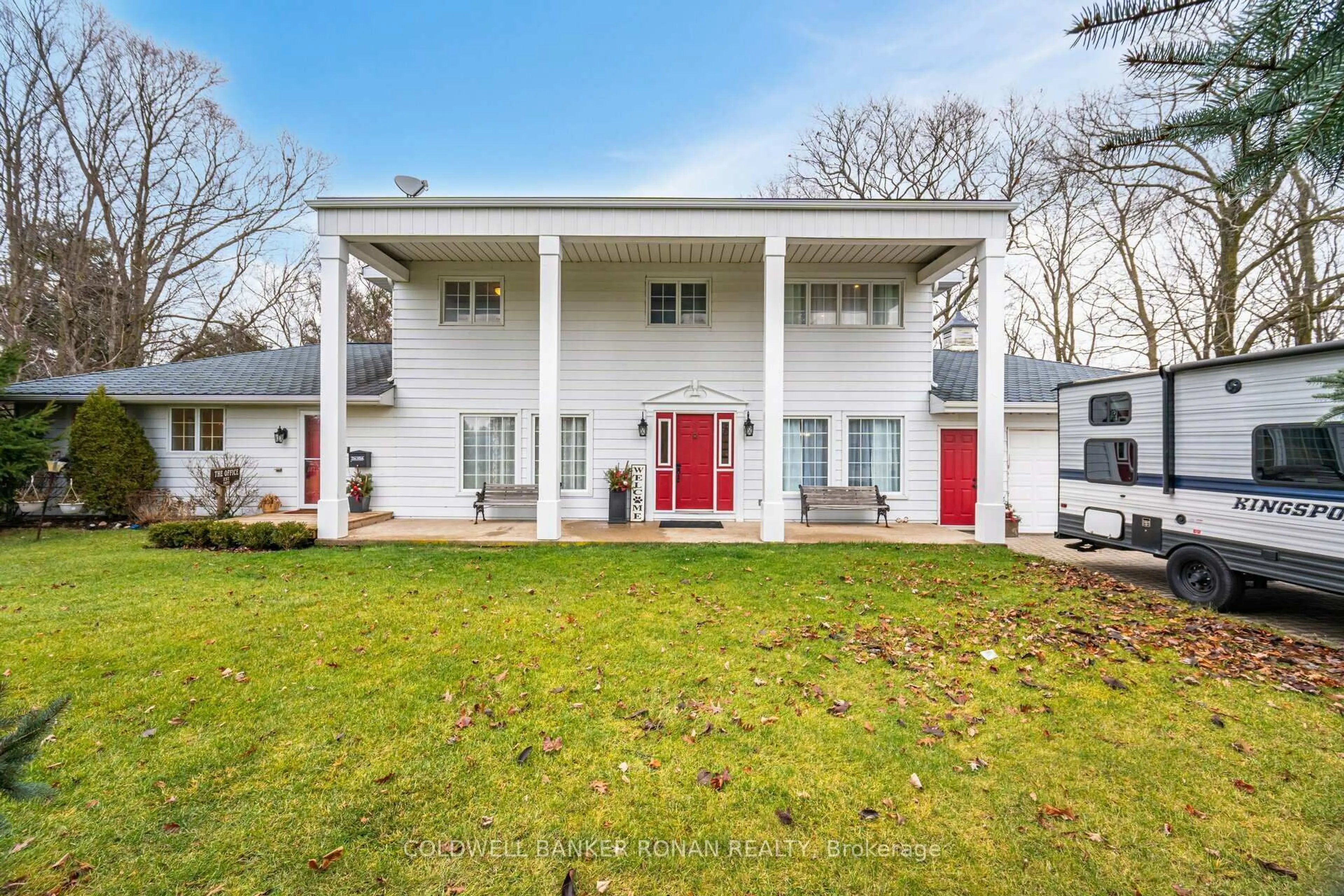 Home with vinyl exterior material, street for 2209 10th Sdrd, New Tecumseth Ontario L0G 1W0