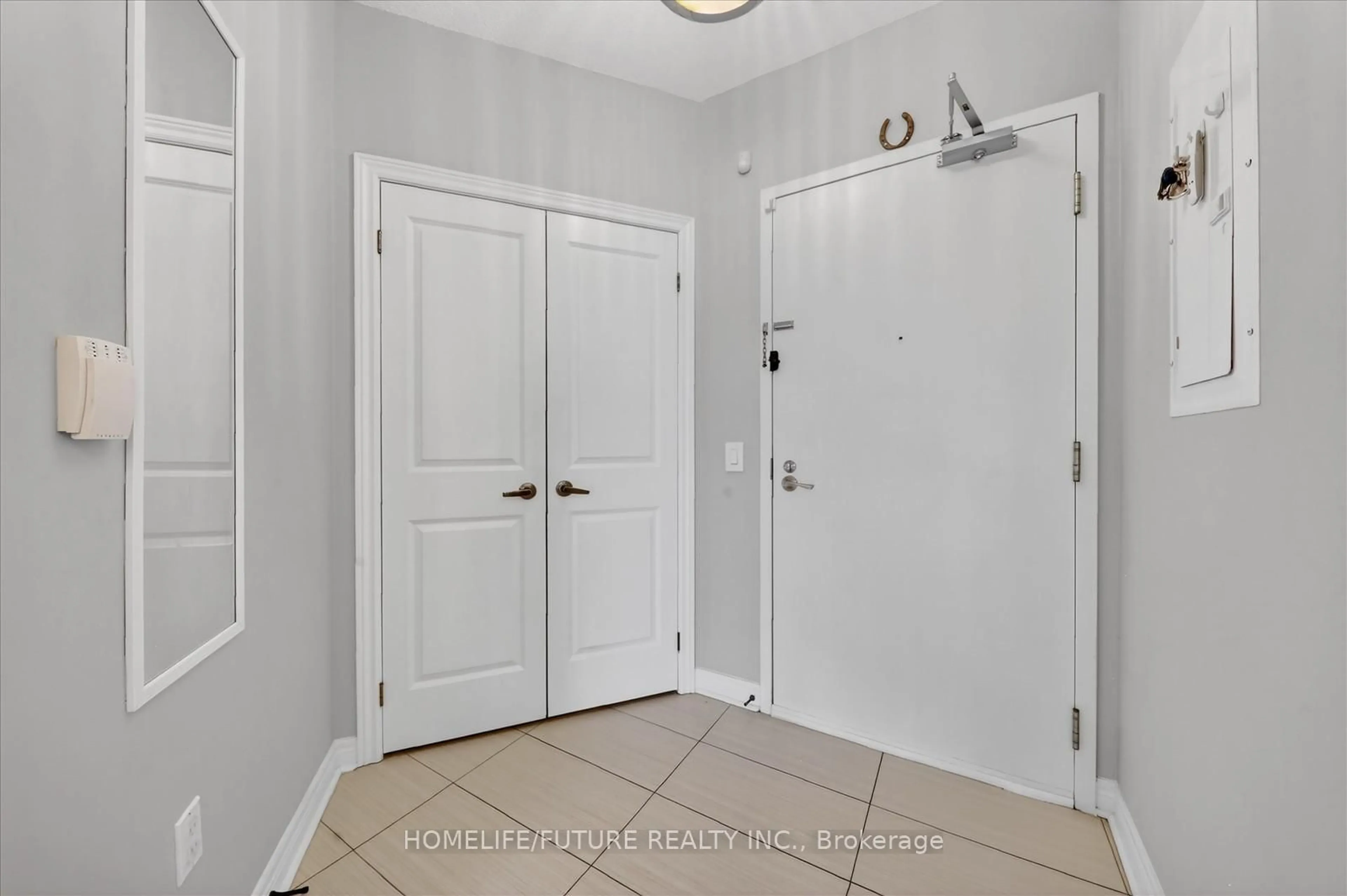 Indoor entryway for 7325 Markham Rd #125, Markham Ontario L3S 0C9