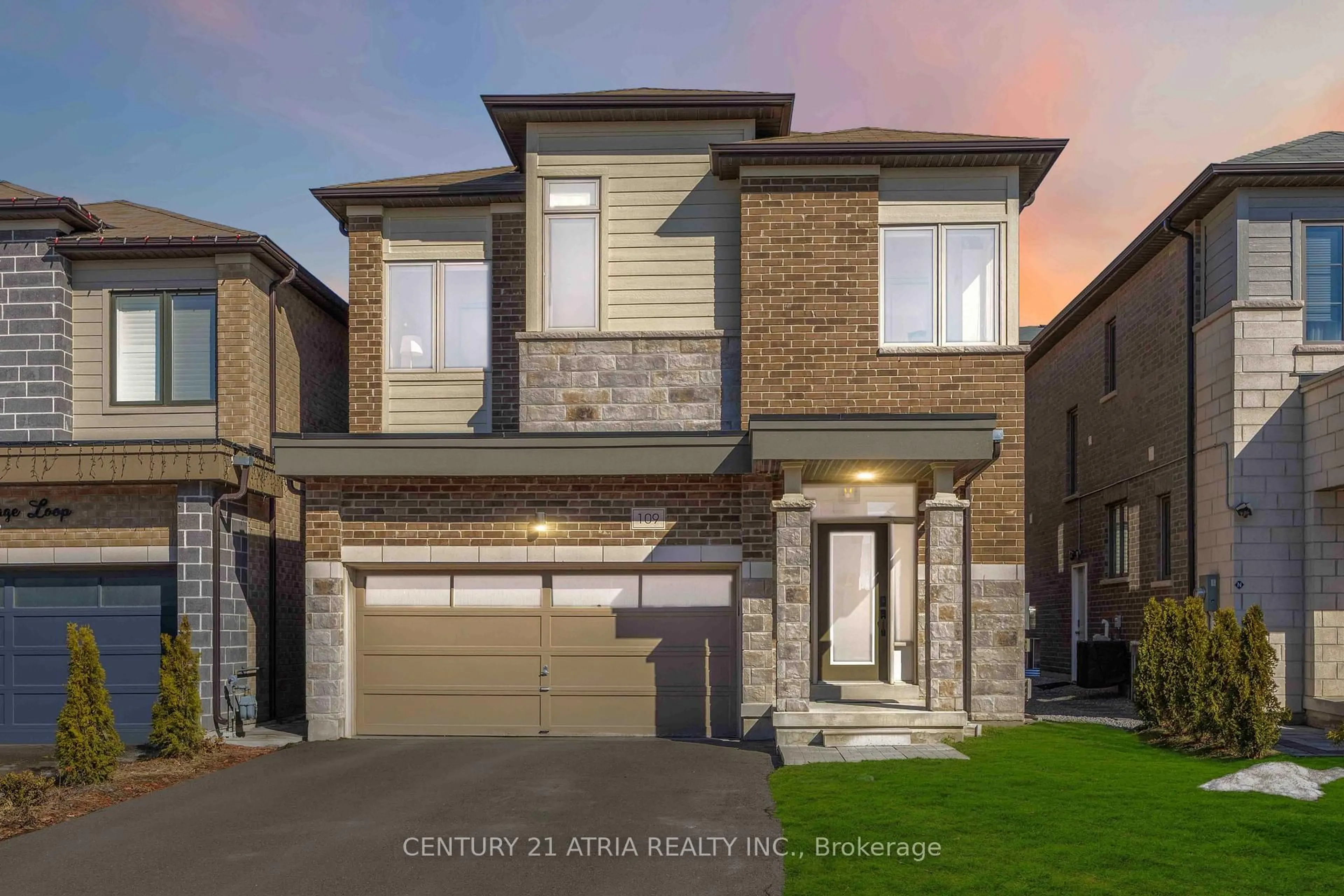 Home with brick exterior material, street for 109 Vantage Loop, Newmarket Ontario L3X 0K8