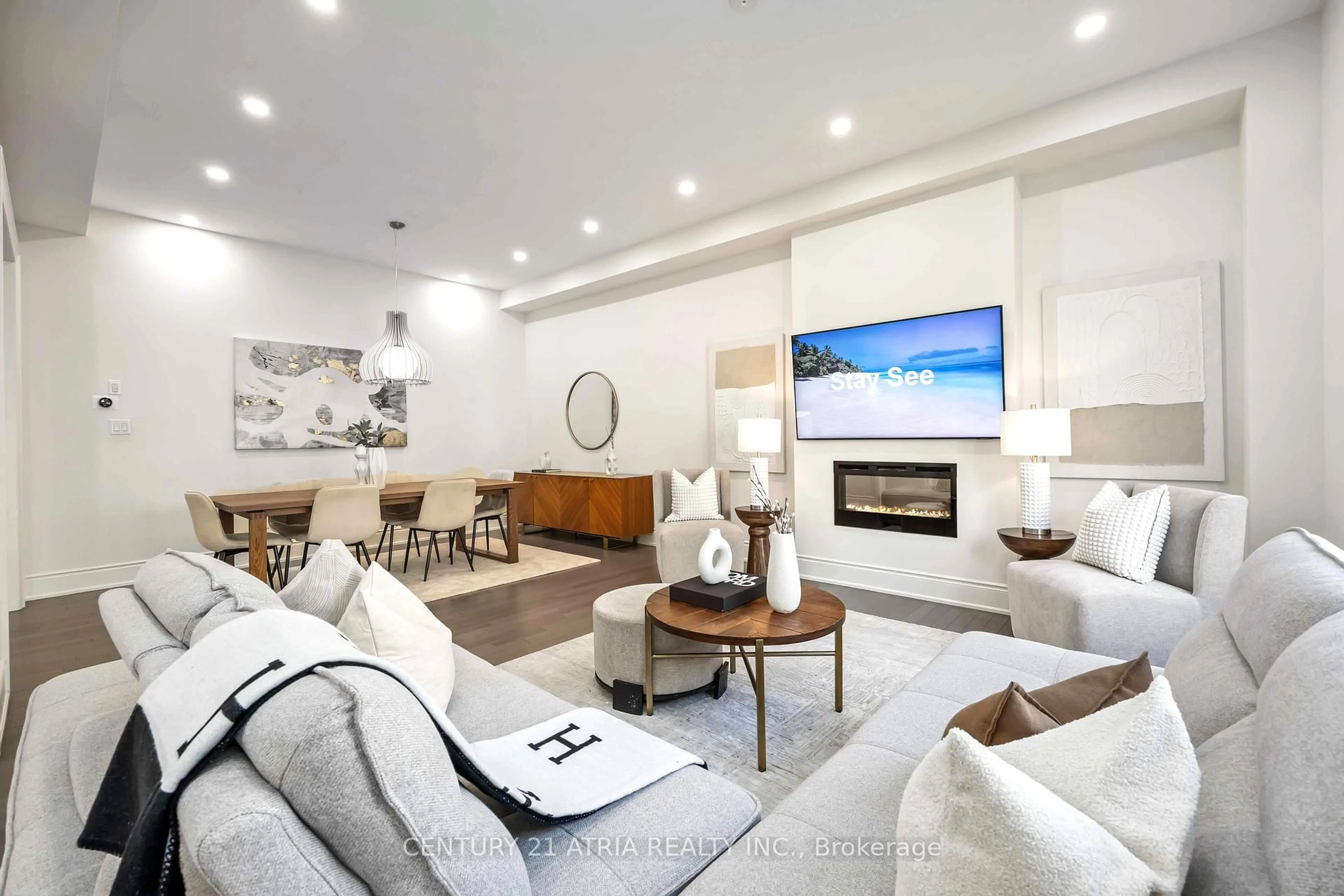 Living room with furniture, unknown for 109 Vantage Loop, Newmarket Ontario L3X 0K8