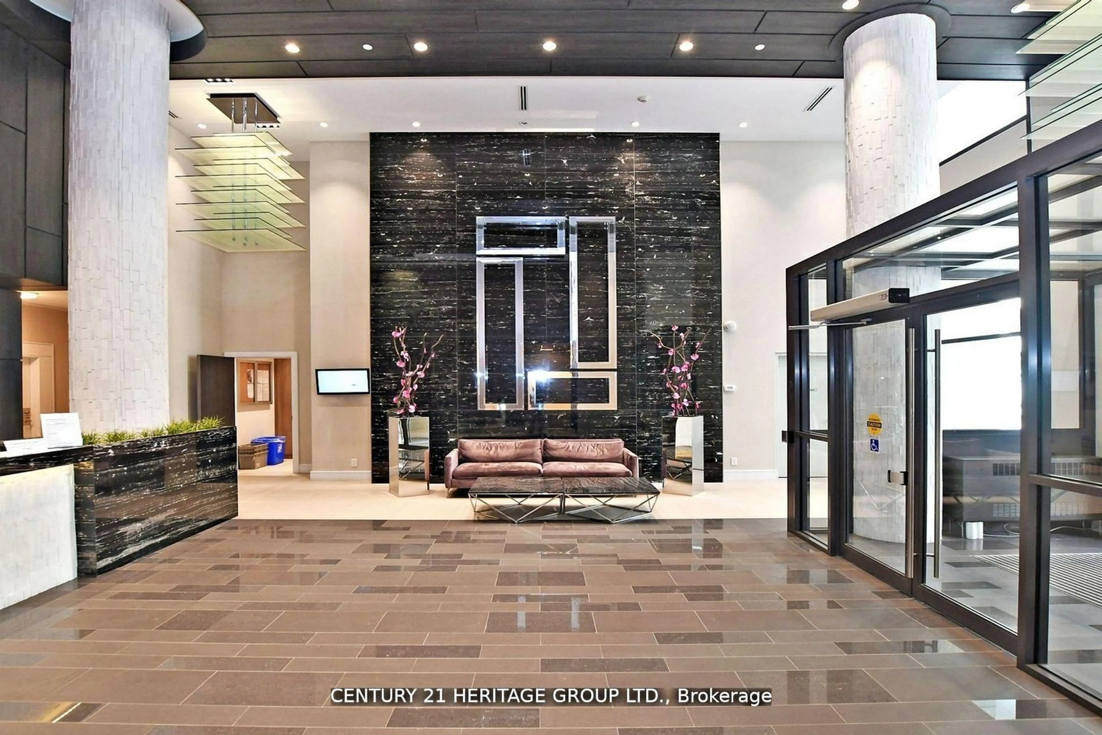 Lobby for 9201 Yonge St #319, Richmond Hill Ontario L4C 6Z2