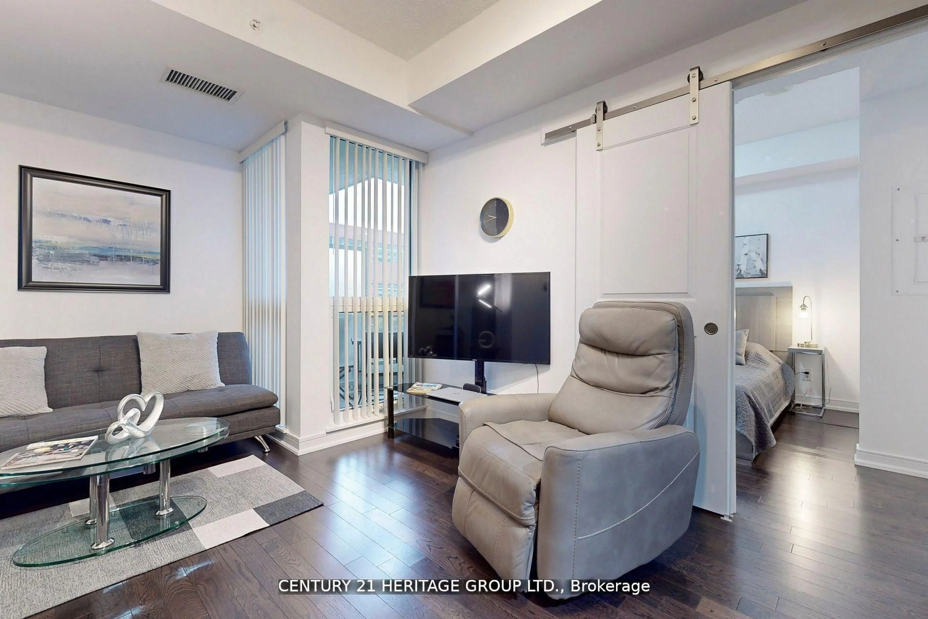 Living room with furniture, unknown for 9201 Yonge St #319, Richmond Hill Ontario L4C 6Z2