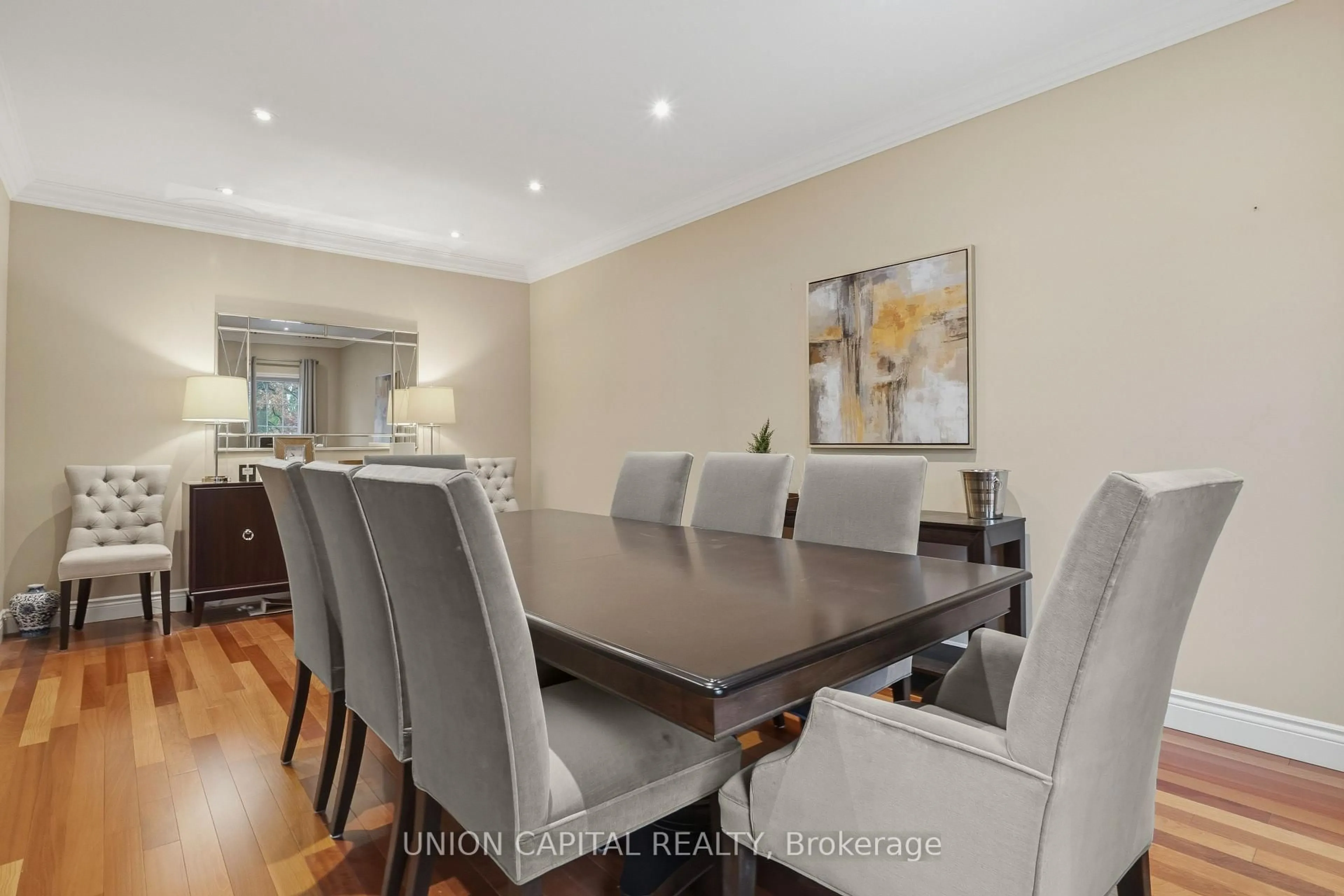 Dining room, wood/laminate floor for 110 Regent St, Richmond Hill Ontario L4C 9P4