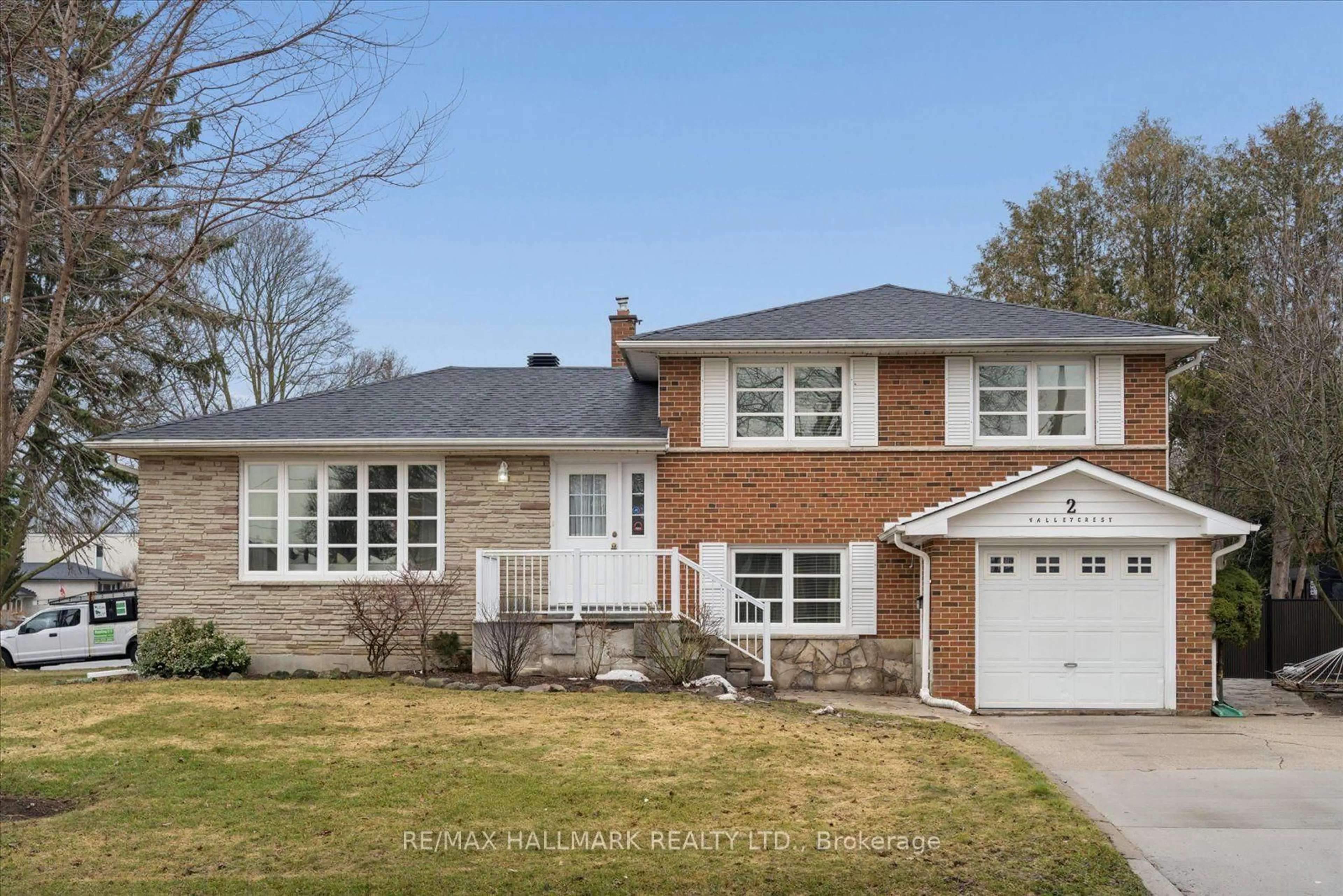 Home with brick exterior material, street for 2 Valleycrest Ave, Markham Ontario L3P 1H7