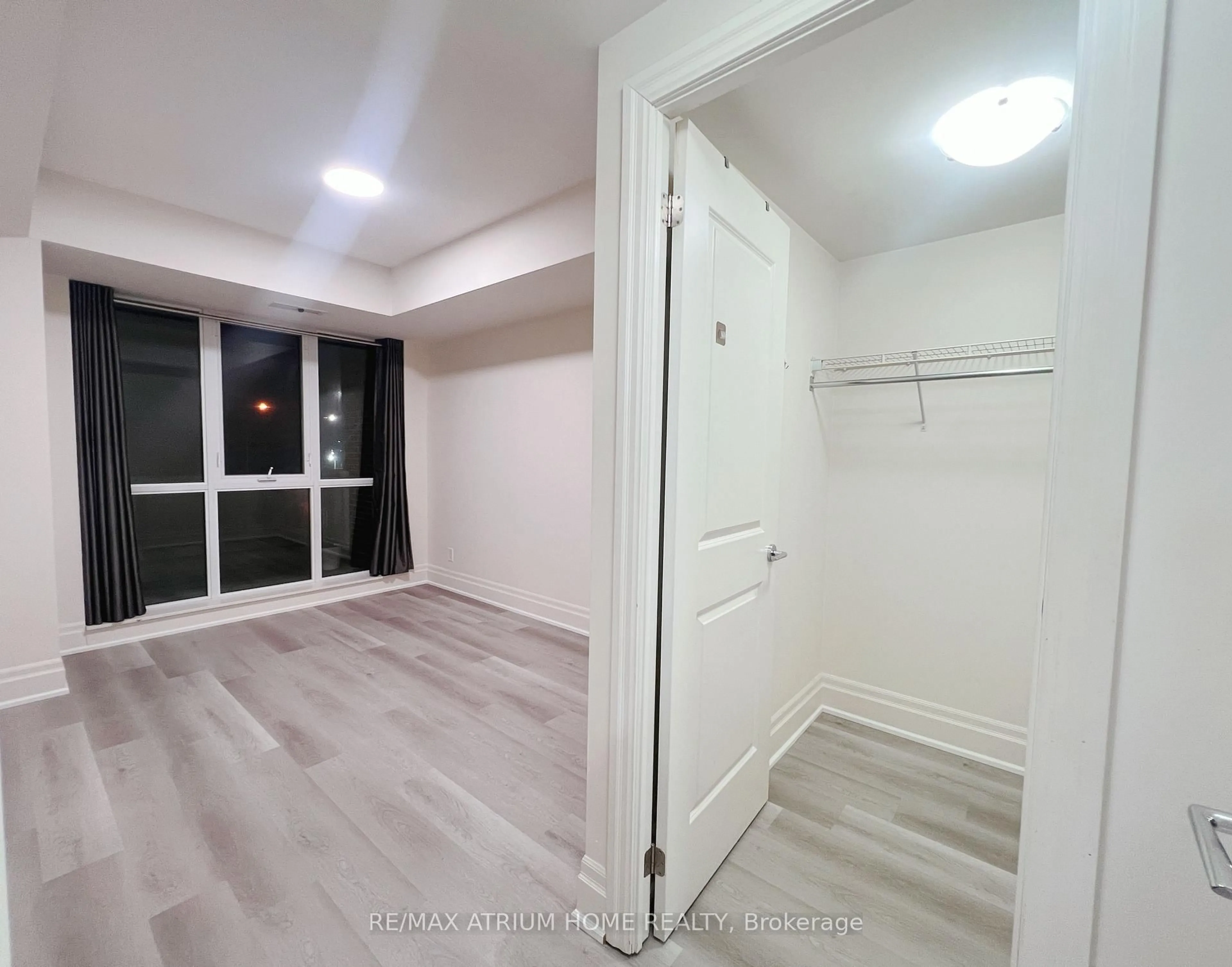 Unknown for 1 Upper Duke Cres #307, Markham Ontario L6G 0B6