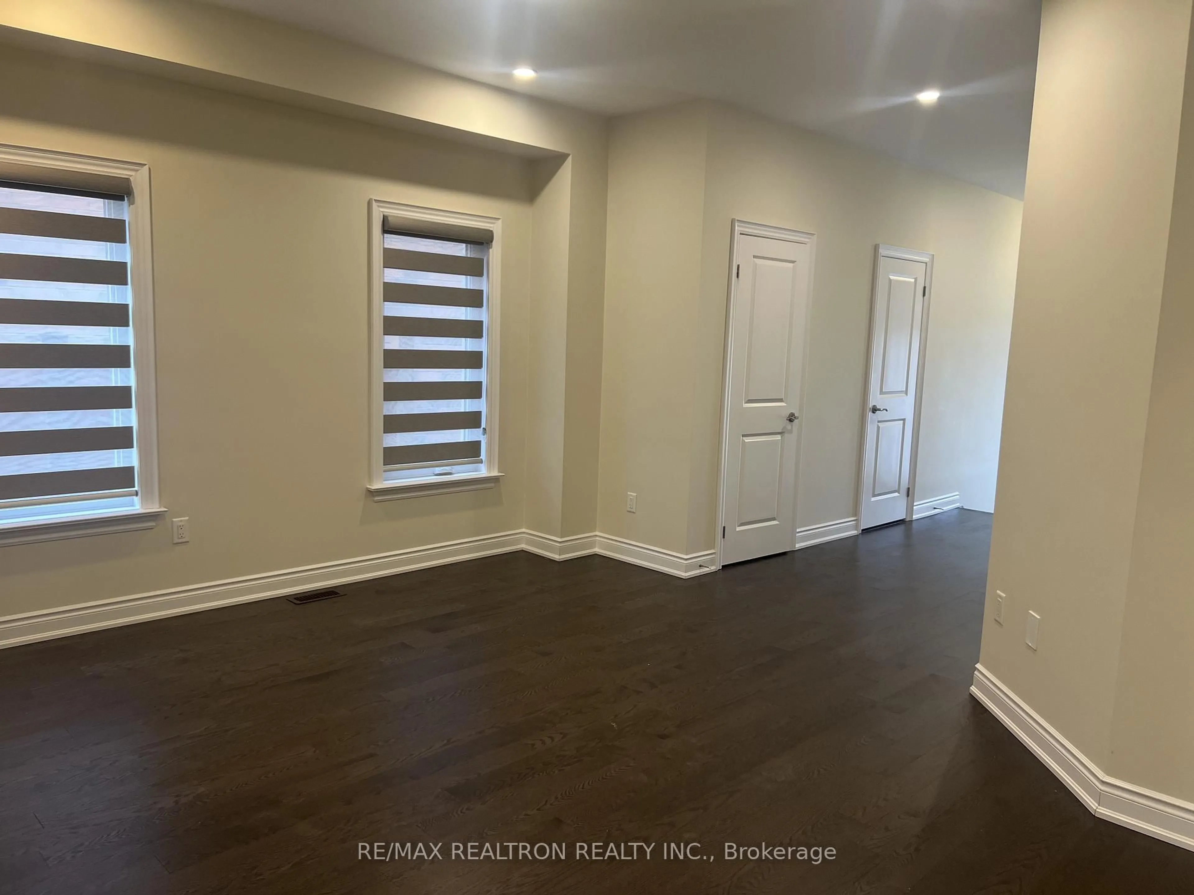 A pic of a room for 26 Mac Campbell Way, Bradford West Gwillimbury Ontario L3Z 4M7