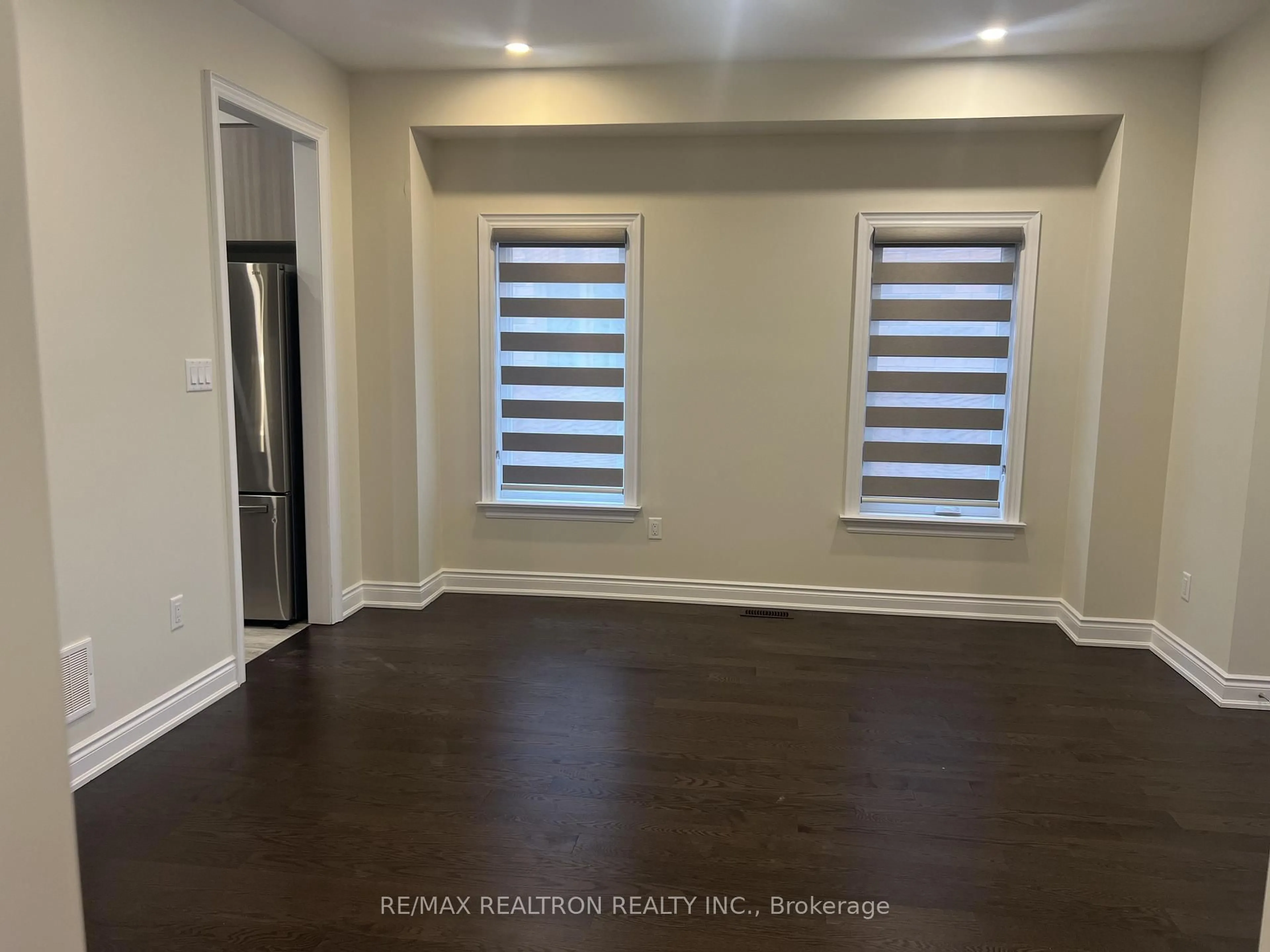 A pic of a room for 26 Mac Campbell Way, Bradford West Gwillimbury Ontario L3Z 4M7