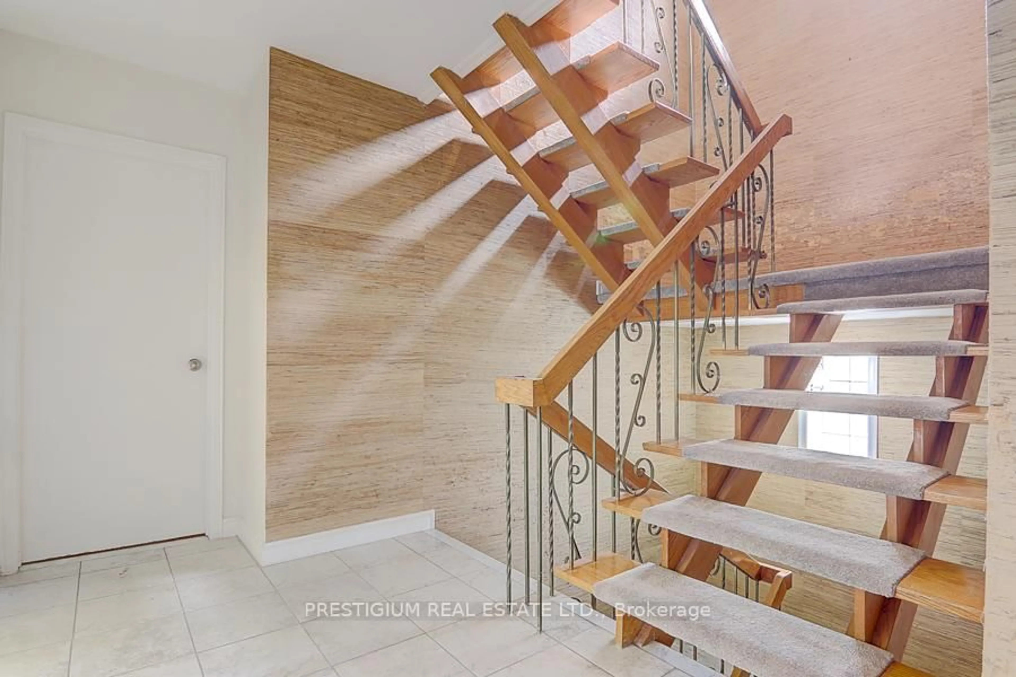 Stairs for 57 Laureleaf Rd, Markham Ontario L3T 2X9