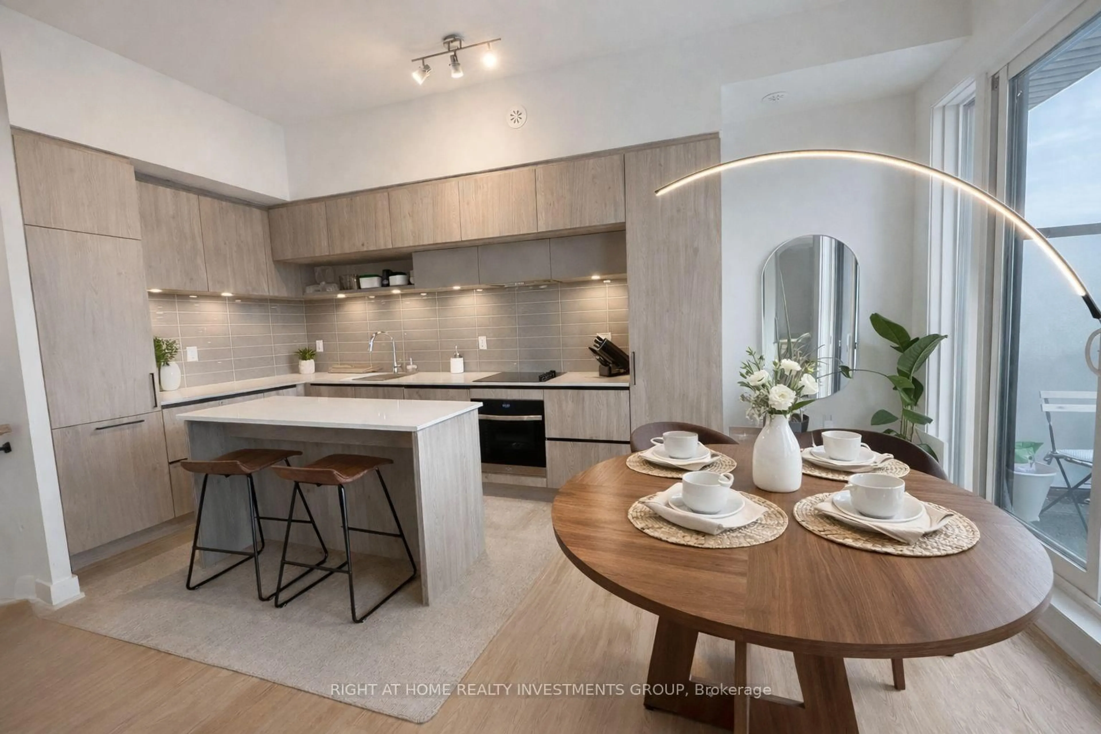 Unknown for 5 Steckley House Lane #714, Richmond Hill Ontario L4S 1M4