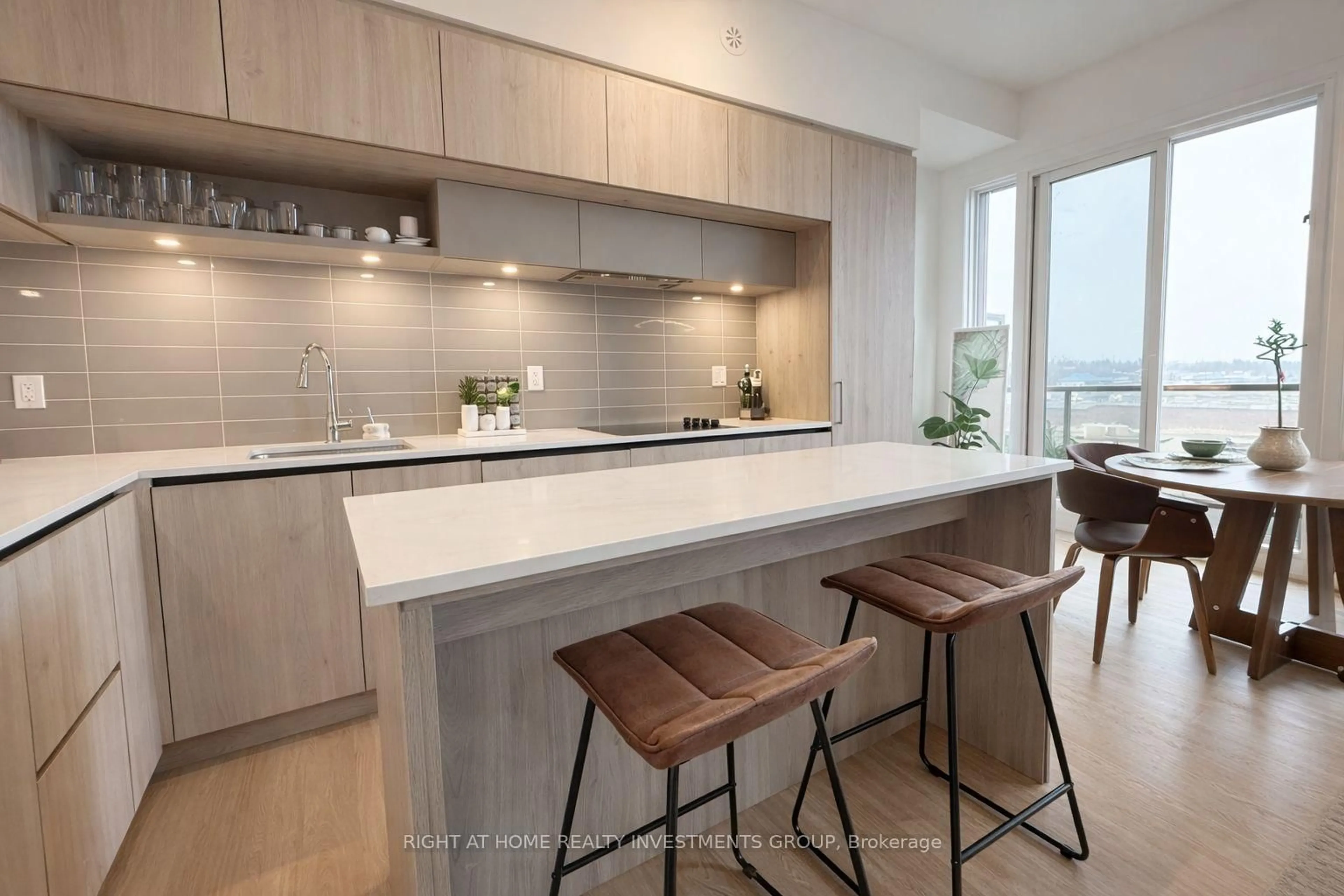 Contemporary kitchen, ceramic/tile floor for 5 Steckley House Lane #714, Richmond Hill Ontario L4S 1M4