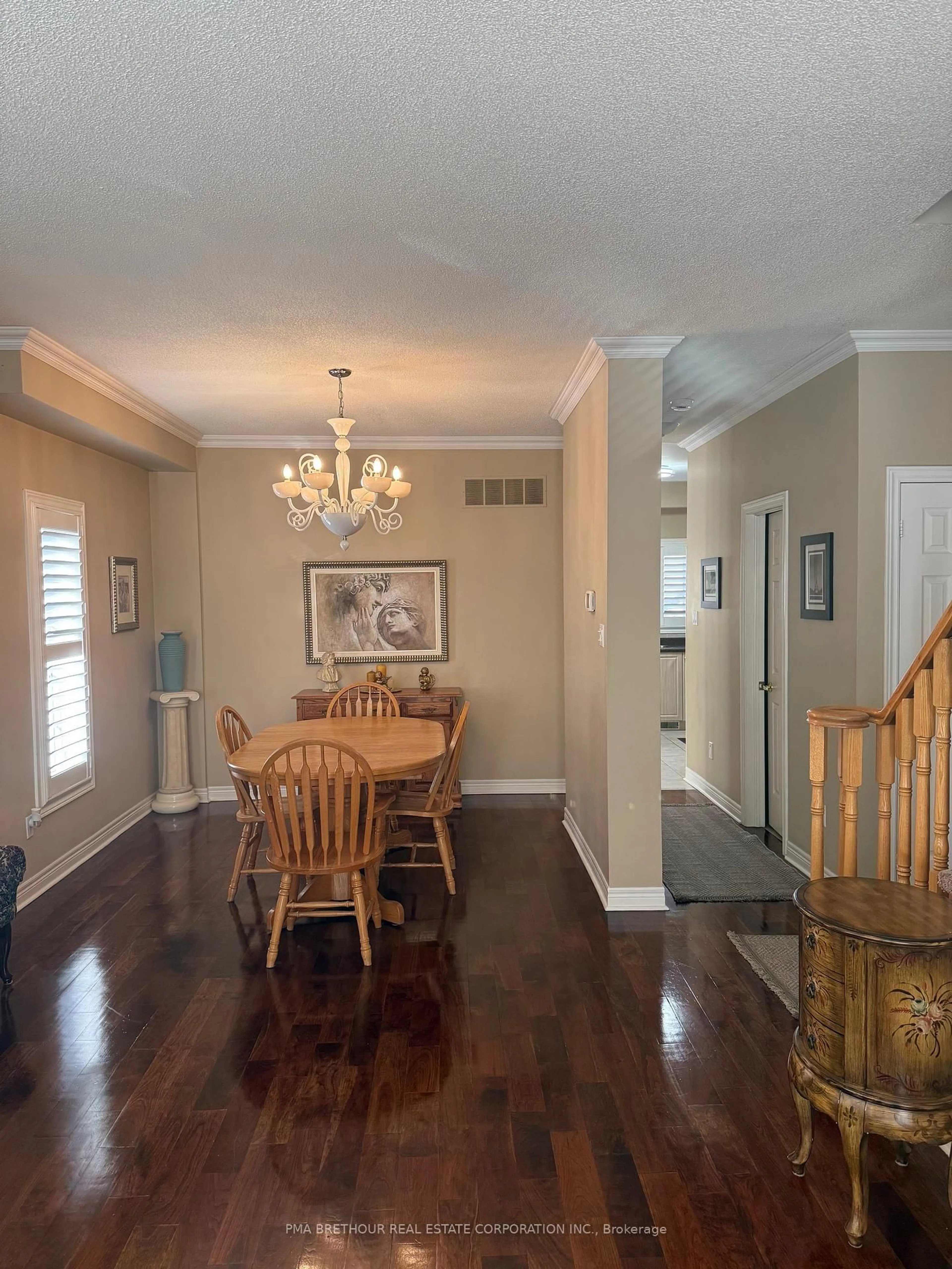 Dining room, wood/laminate floor for 10719 Bathurst St #7, Richmond Hill Ontario L4C 0N3
