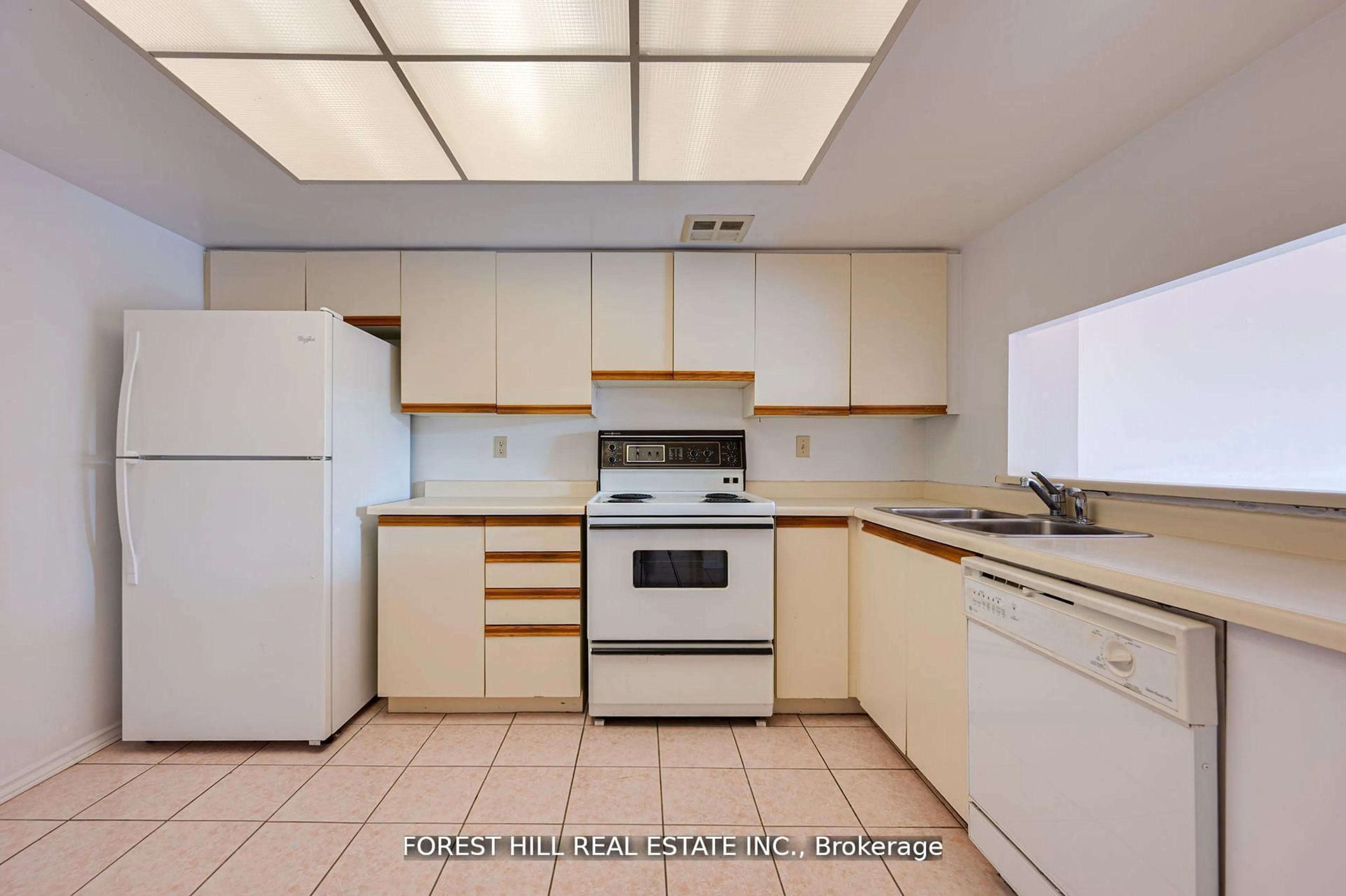 Standard kitchen, unknown for 7440 Bathurst St #308, Vaughan Ontario L4J 7K8