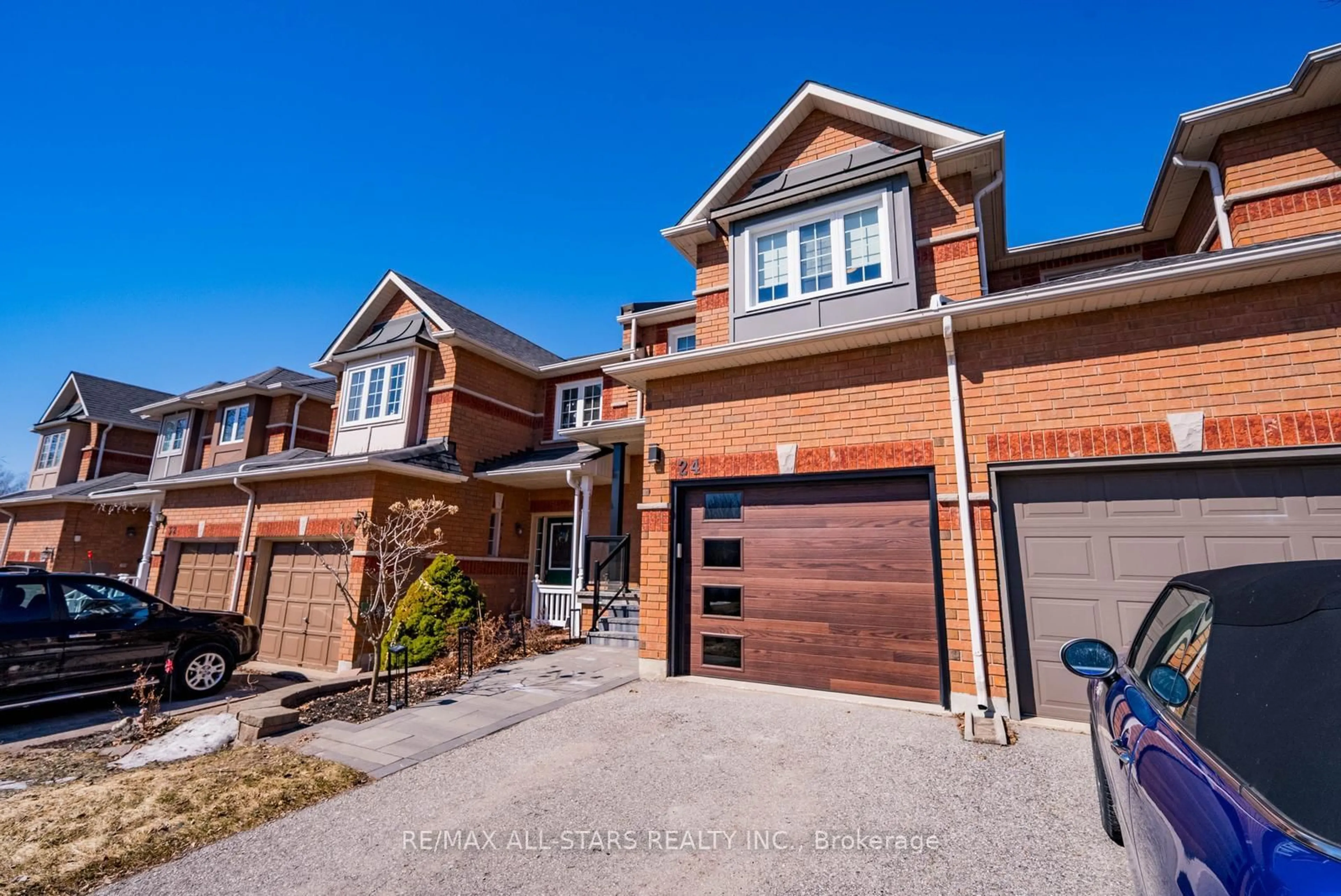 Home with brick exterior material, street for 24 Willoway, Whitchurch-Stouffville Ontario L4A 1K7