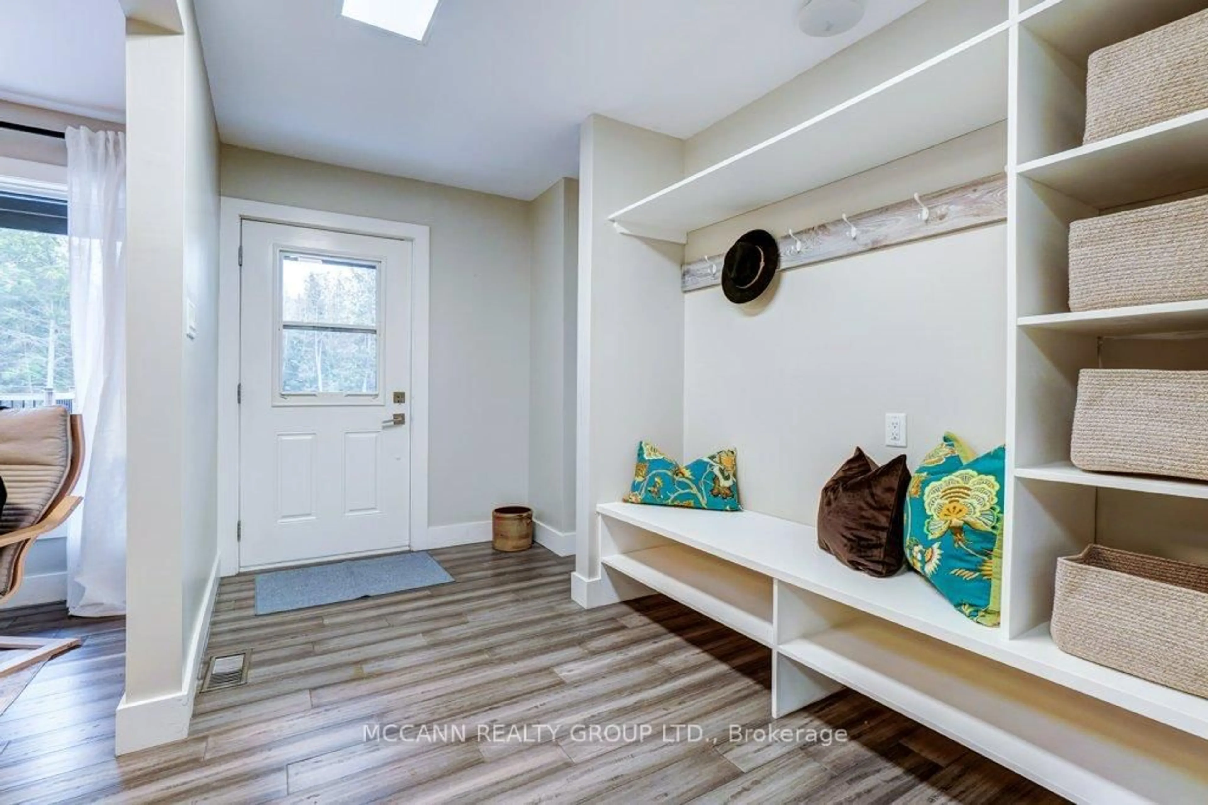 Indoor entryway for 10169 3 Concession, Uxbridge Ontario L0E 1T0