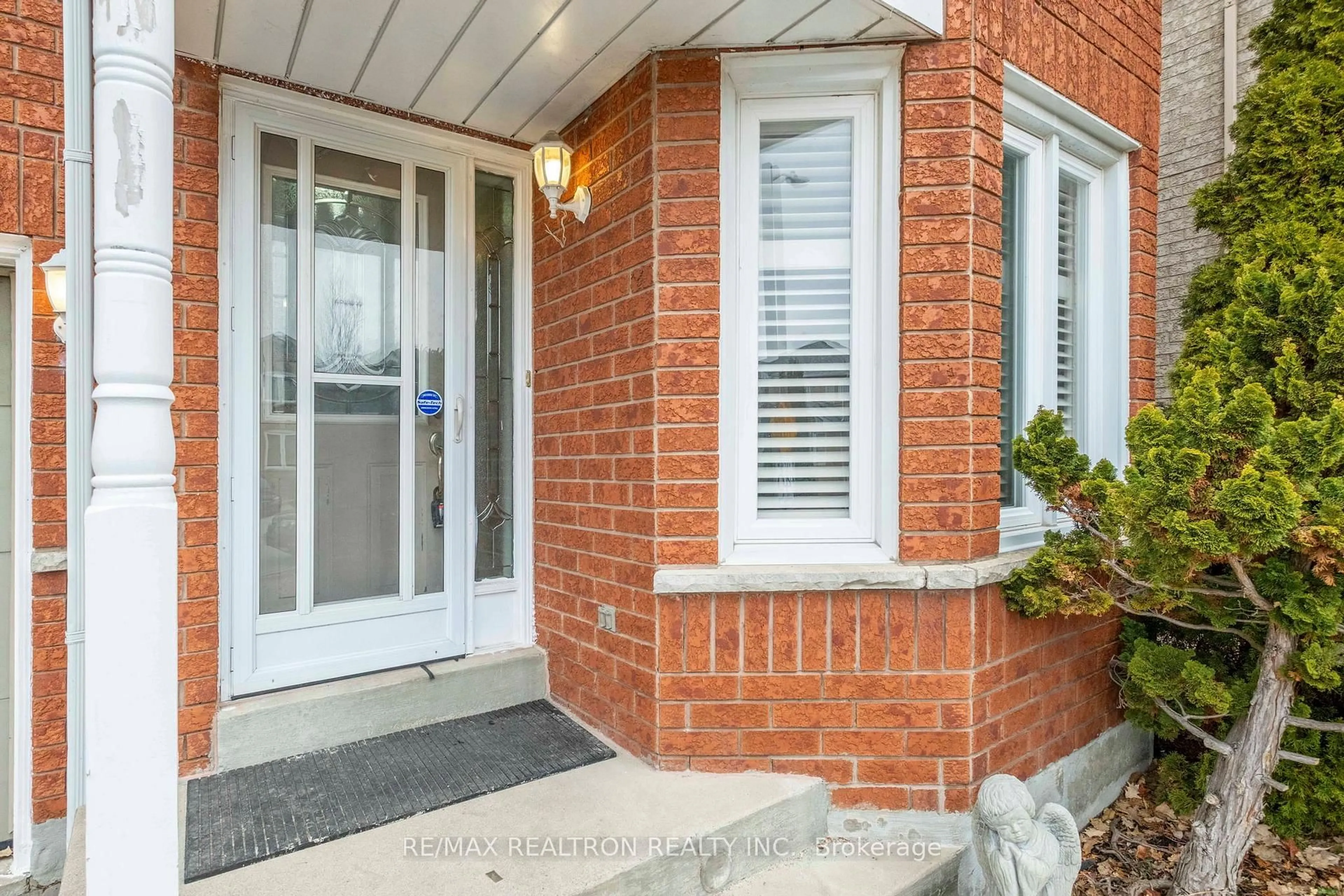 Indoor entryway for 68 Lavender Pl, Vaughan Ontario L4L 9B3