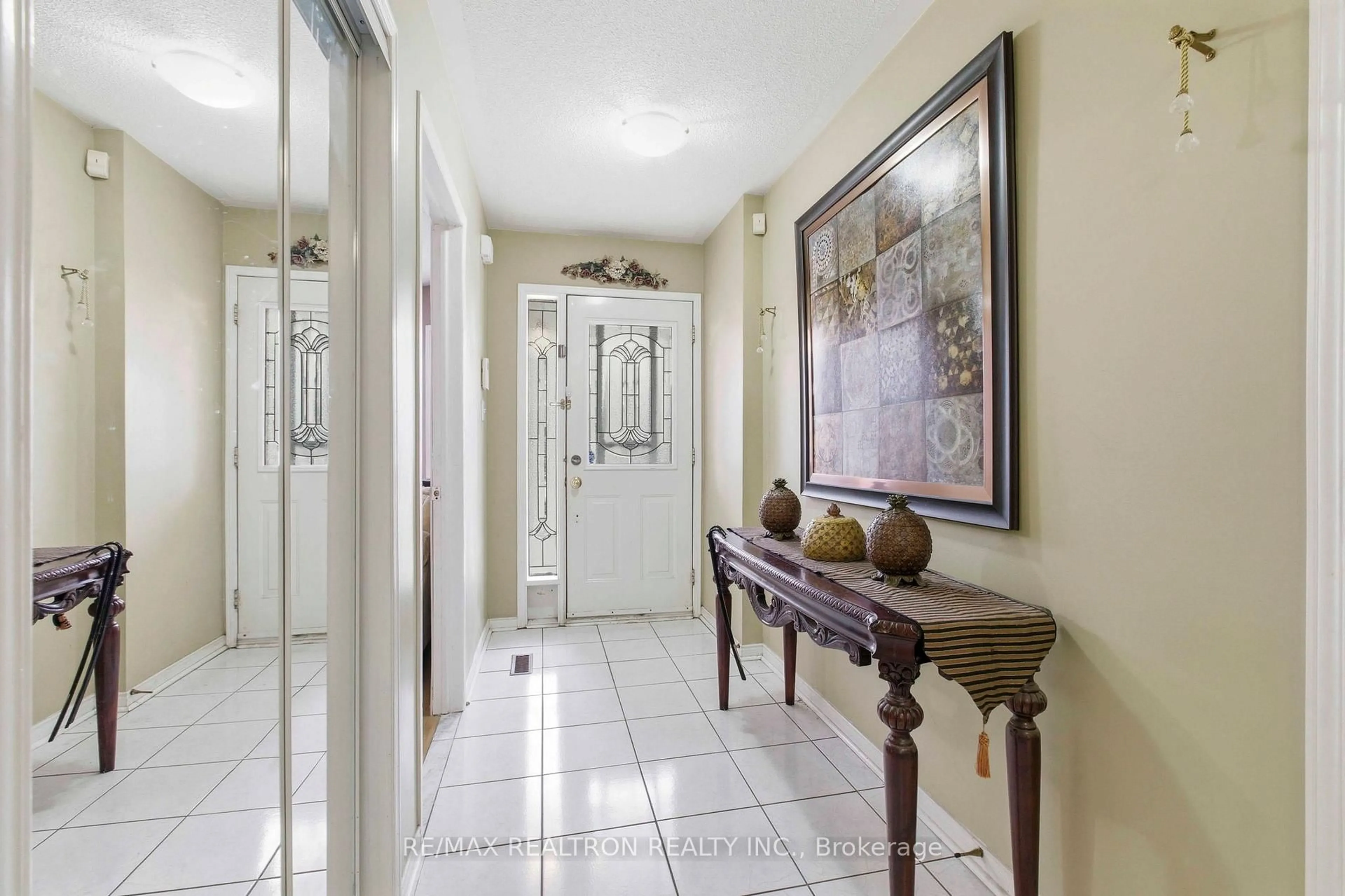 Indoor foyer for 68 Lavender Pl, Vaughan Ontario L4L 9B3