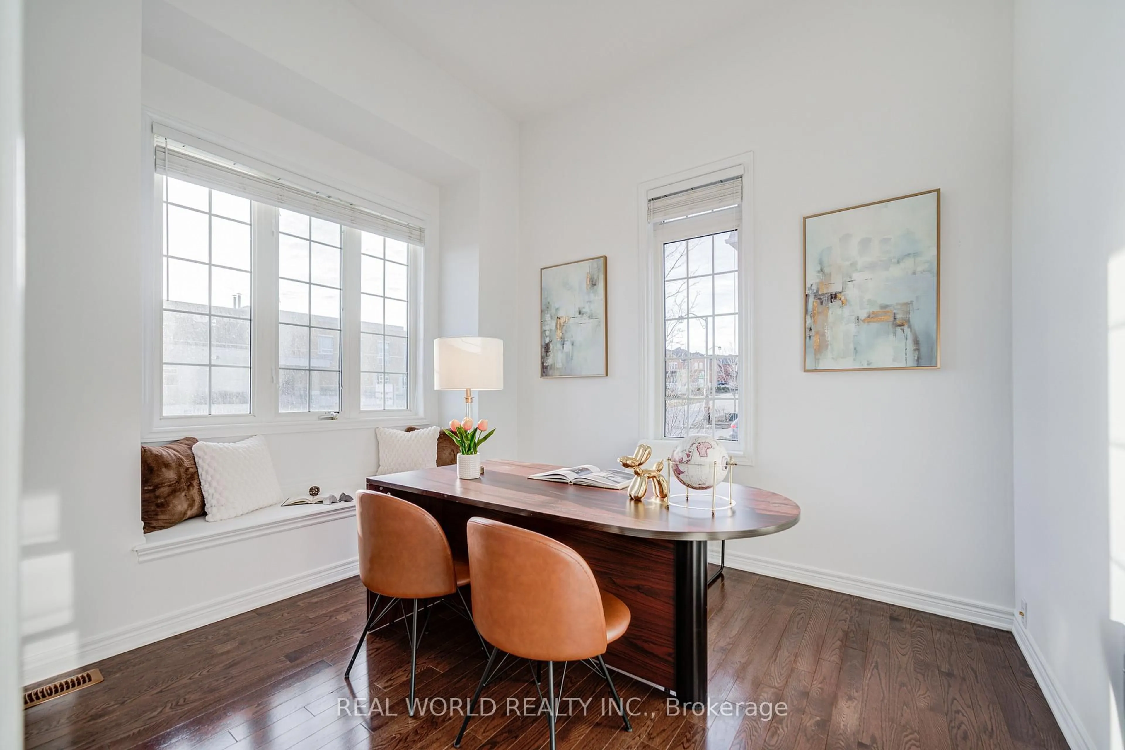 Dining room, wood/laminate floor for 247 Selwyn Rd, Richmond Hill Ontario L4E 0R4
