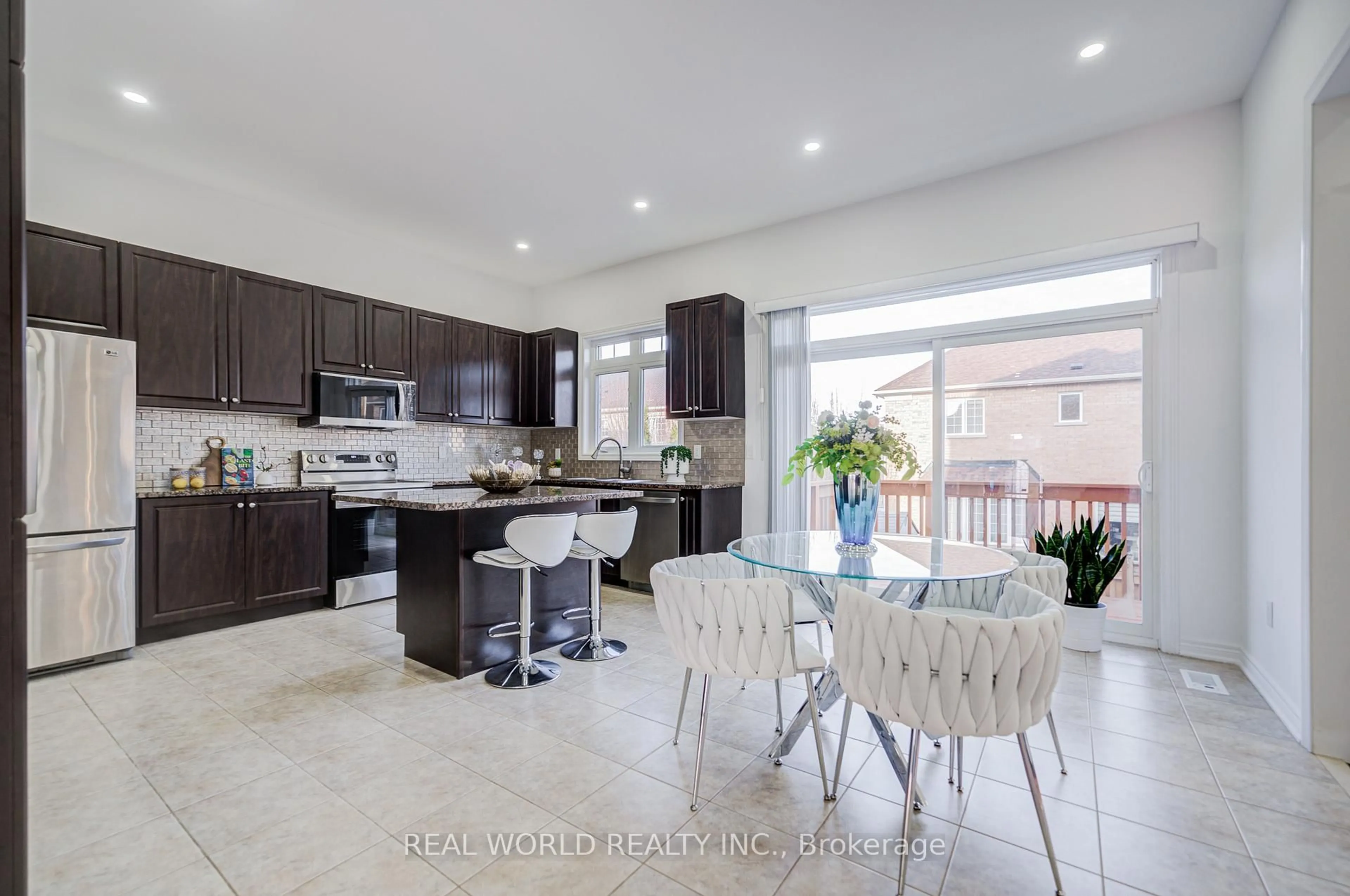 Open concept kitchen, ceramic/tile floor for 247 Selwyn Rd, Richmond Hill Ontario L4E 0R4