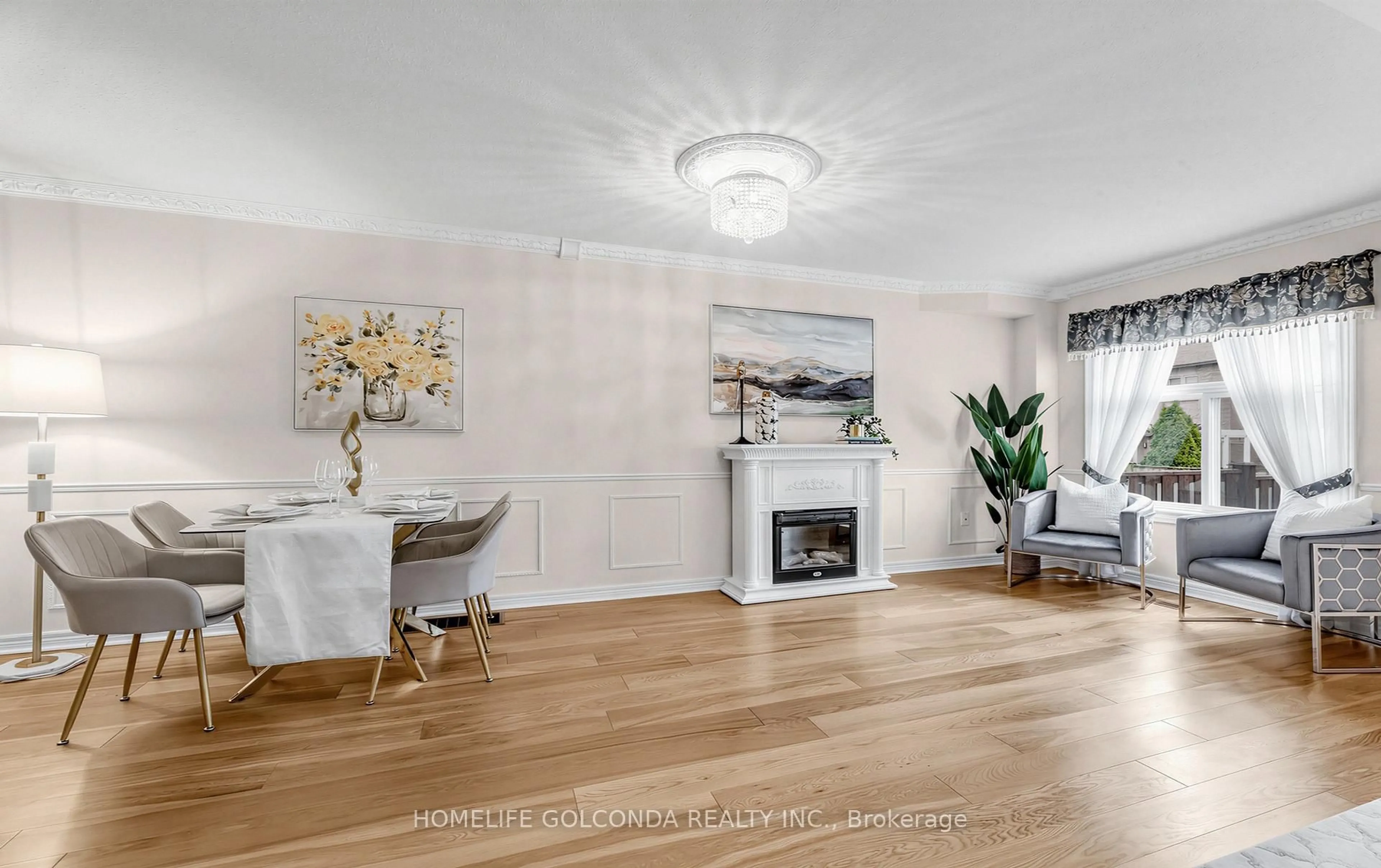 Living room with furniture, wood/laminate floor for 15 Amulet Cres, Richmond Hill Ontario L4S 2S2