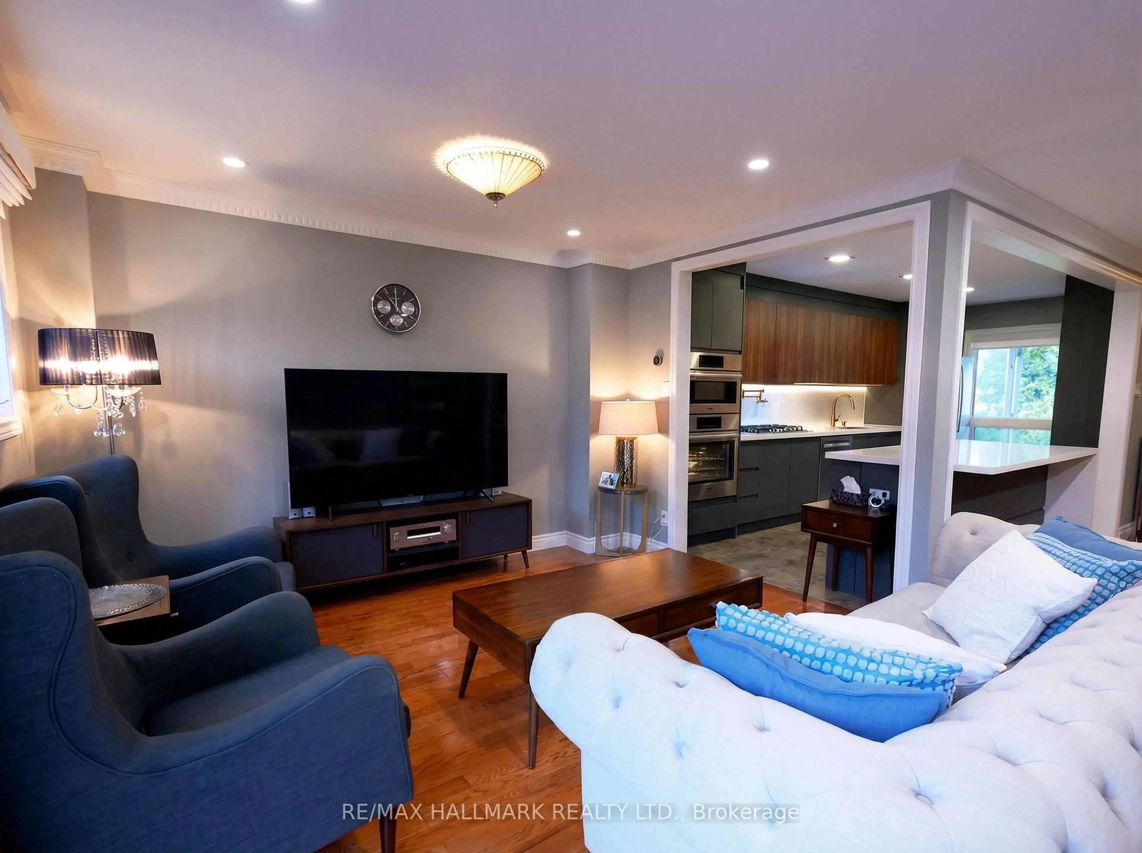 Living room with furniture, unknown for 27 Constellation Cres, Richmond Hill Ontario L4C 8J8