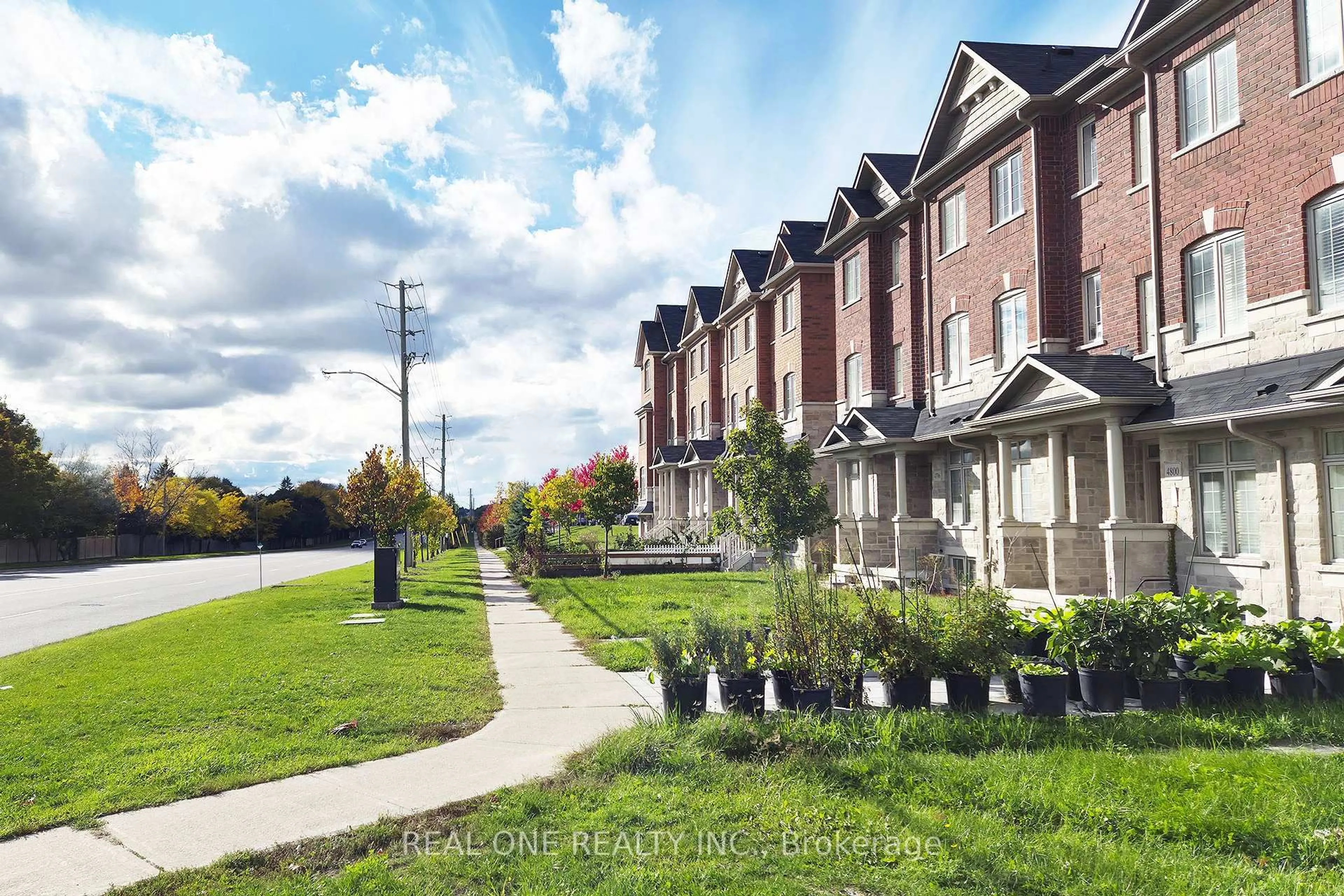 A pic from outside/outdoor area/front of a property/back of a property/a pic from drone, street for 4798 16th Ave, Markham Ontario L6C 0V8