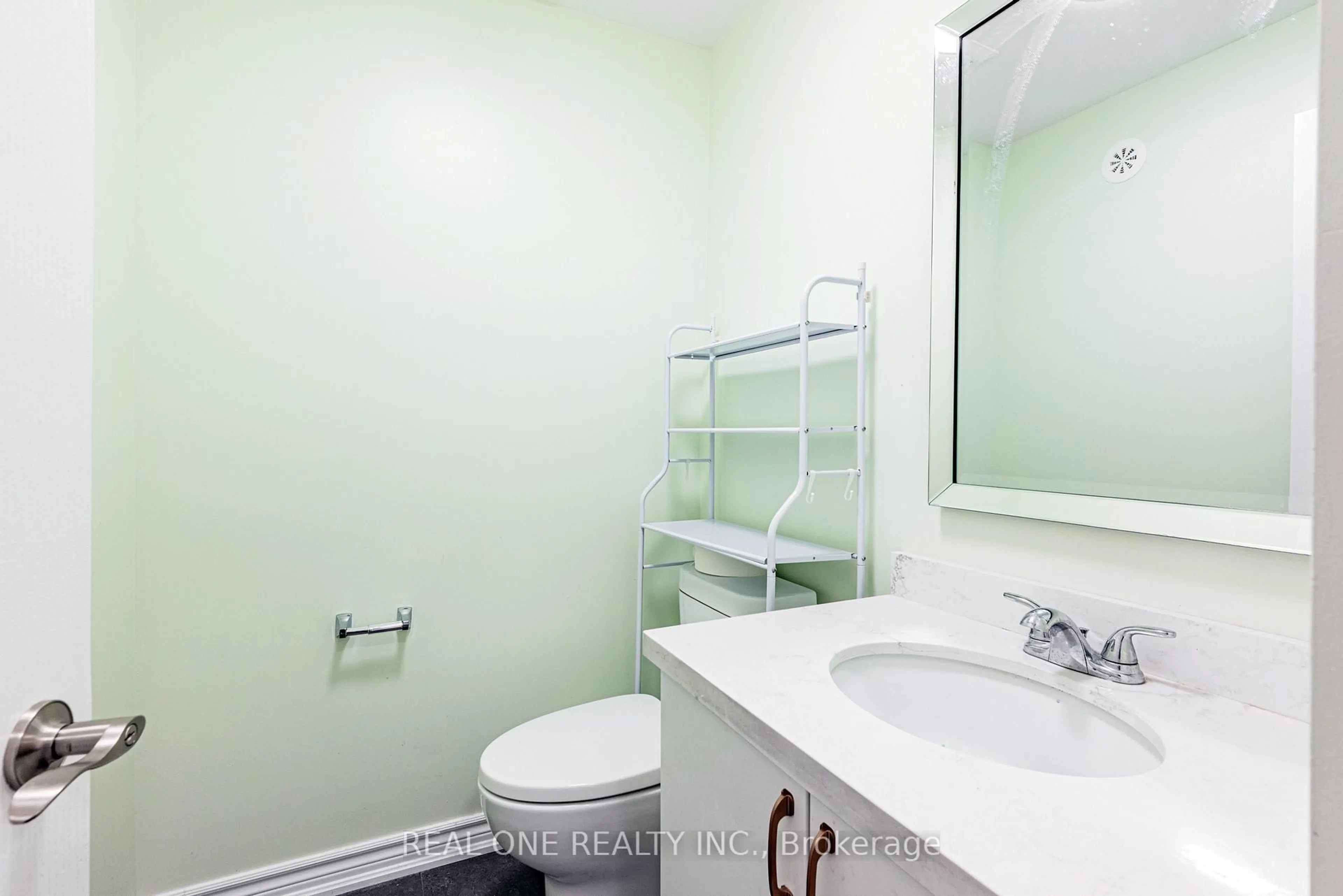 Standard bathroom, unknown for 4798 16th Ave, Markham Ontario L6C 0V8