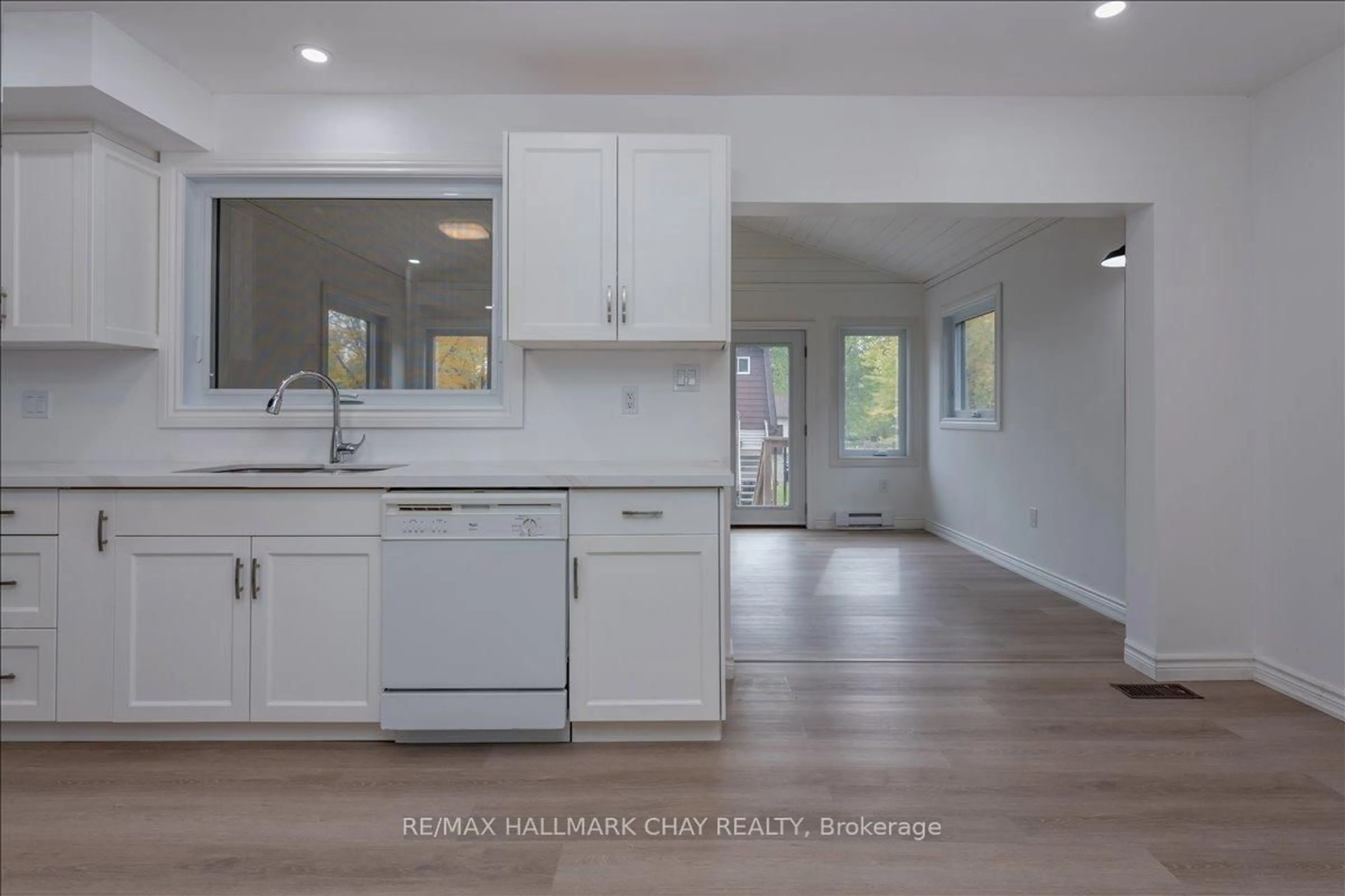 Open concept kitchen, unknown for 1063 WOOD St, Innisfil Ontario L0L 1K0