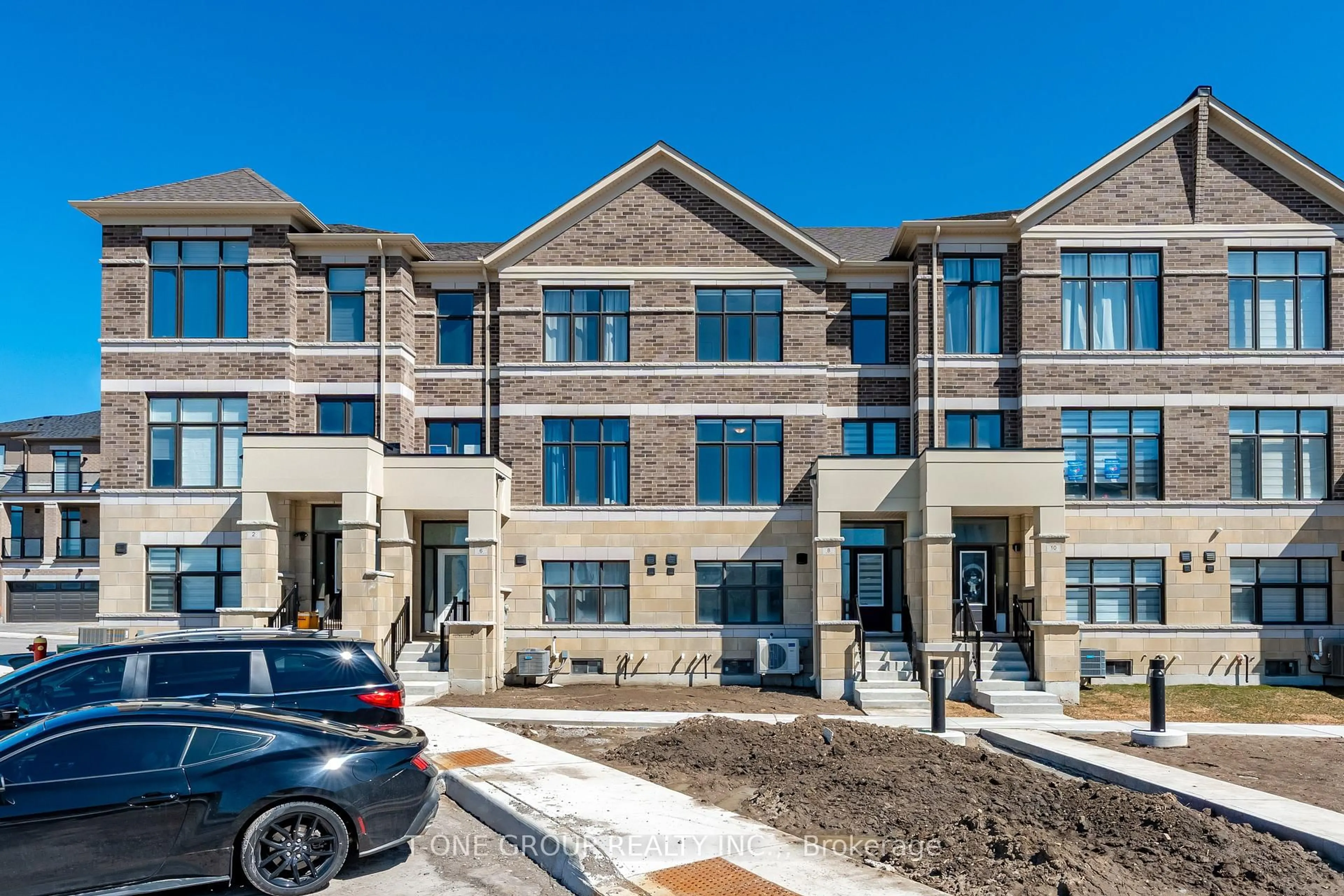 Home with brick exterior material, unknown for 8 Seine Lane, Richmond Hill Ontario L4S 0P8