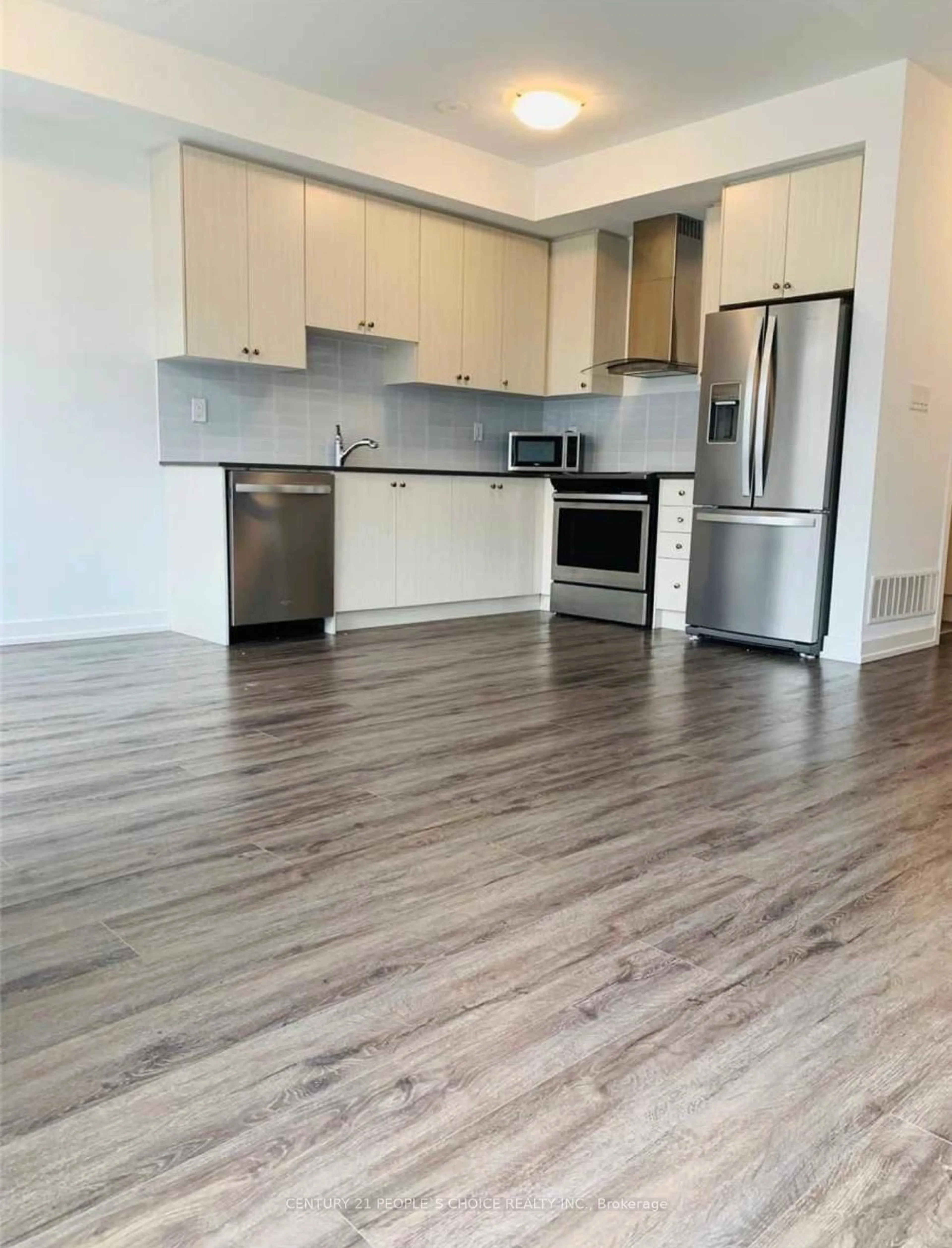 Open concept kitchen, wood/laminate floor for 10 Tauton St, Vaughan Ontario L4L 0M2
