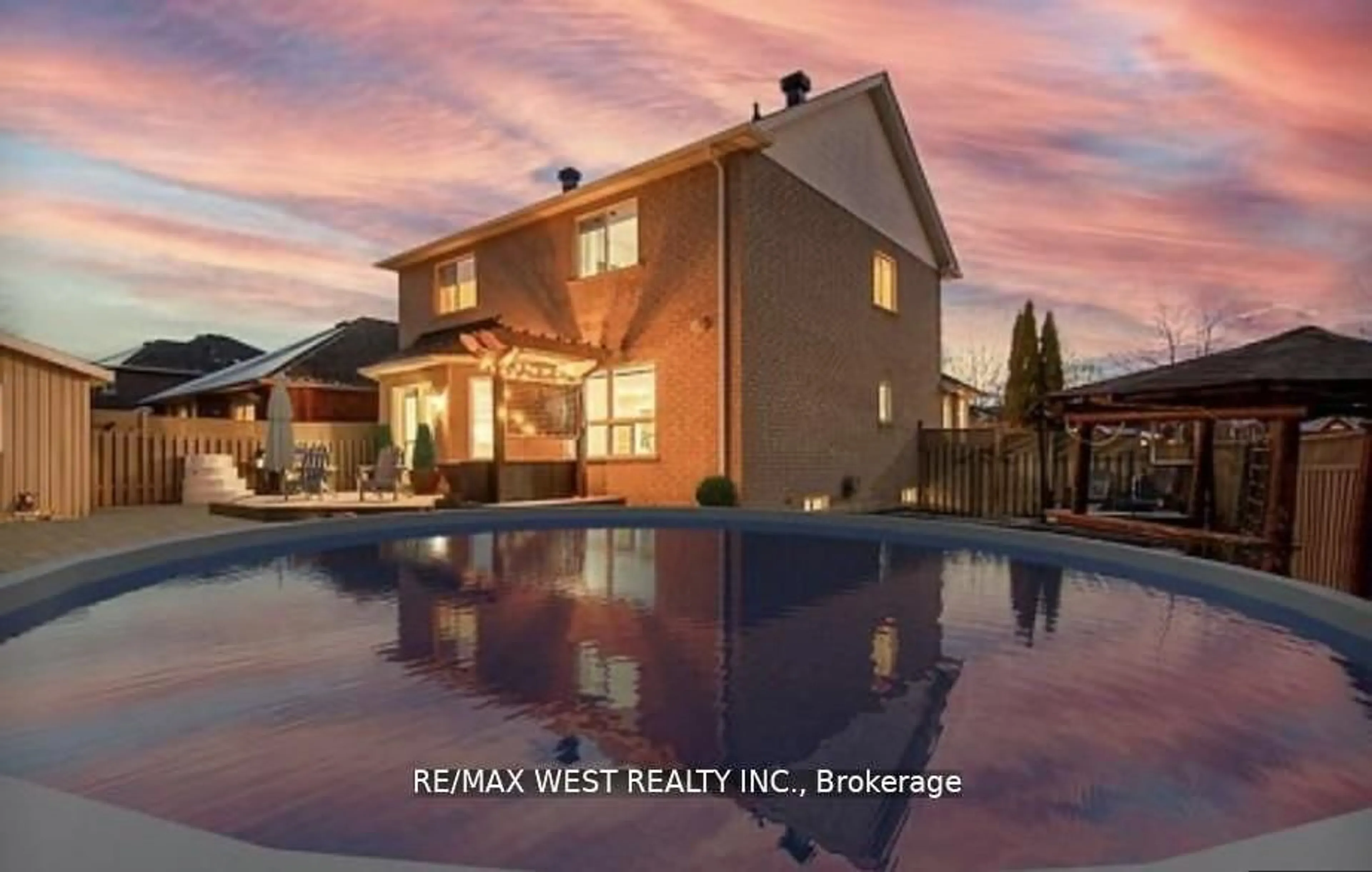 A pic from outside/outdoor area/front of a property/back of a property/a pic from drone, water/lake/river/ocean view for 5 Smith St, New Tecumseth Ontario L9R 1Z8