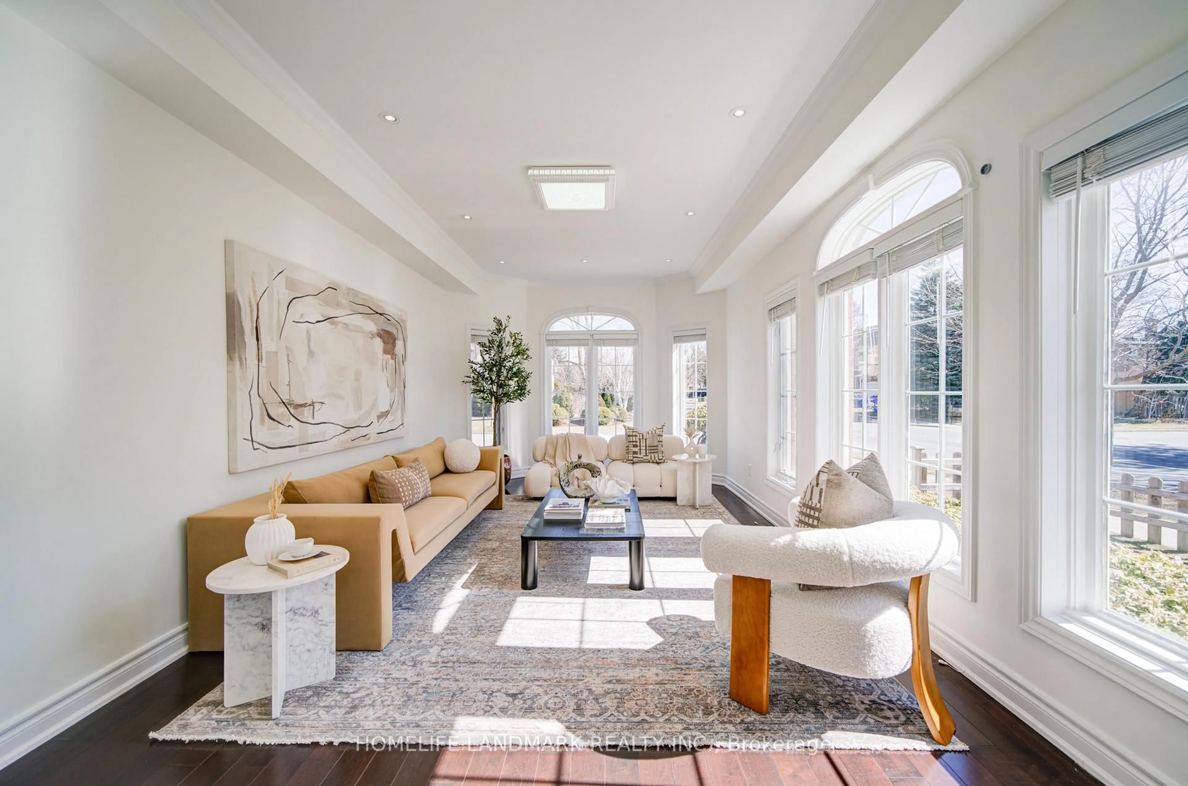 Living room with furniture, unknown for 282 Manhattan Dr, Markham Ontario L3P 6V4