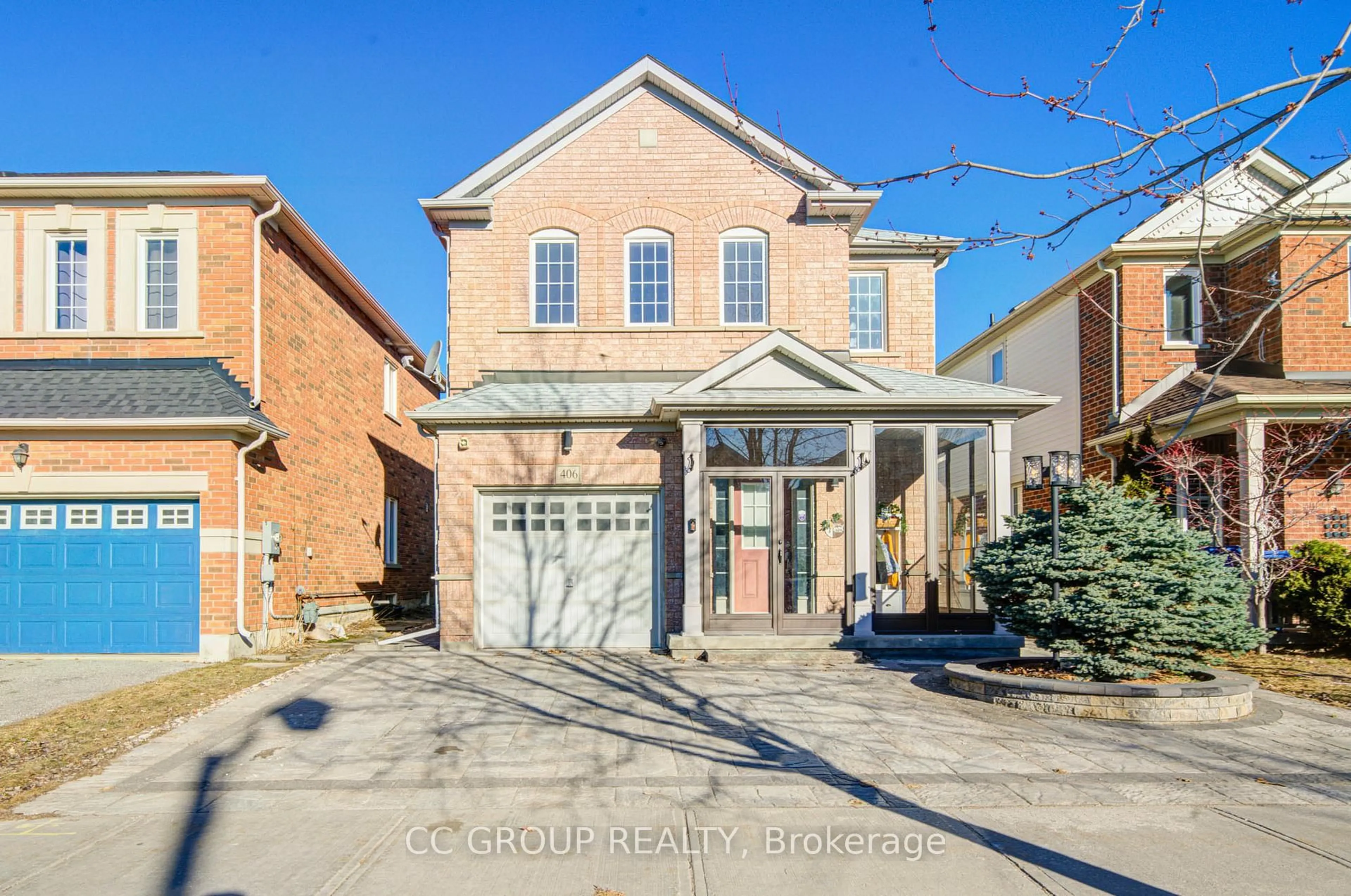 Home with brick exterior material, street for 406 Reeves Way Blvd, Whitchurch-Stouffville Ontario L4A 0H3