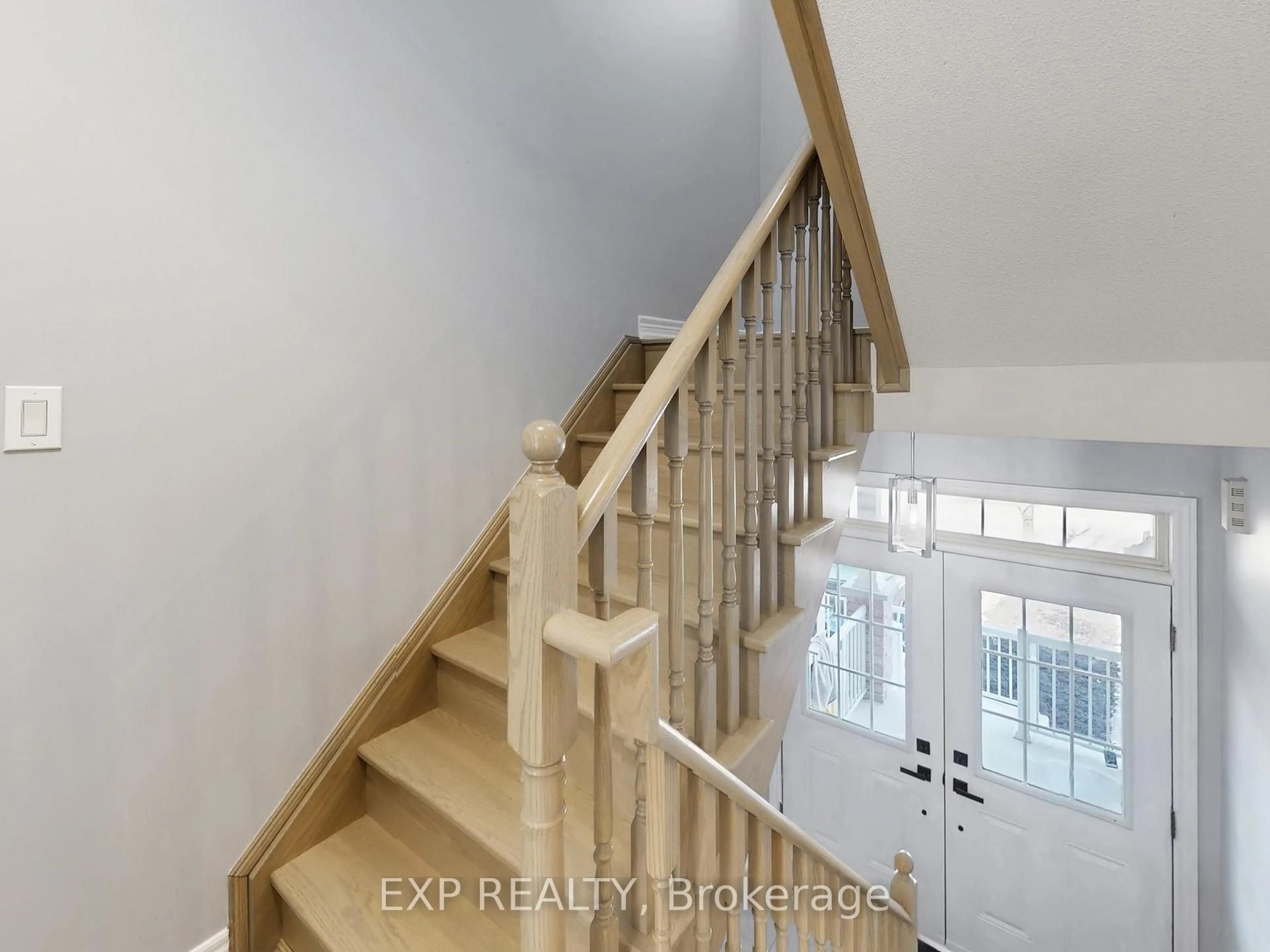 Stairs for 9 Matthewson Ave, Bradford West Gwillimbury Ontario L3Z 3A7