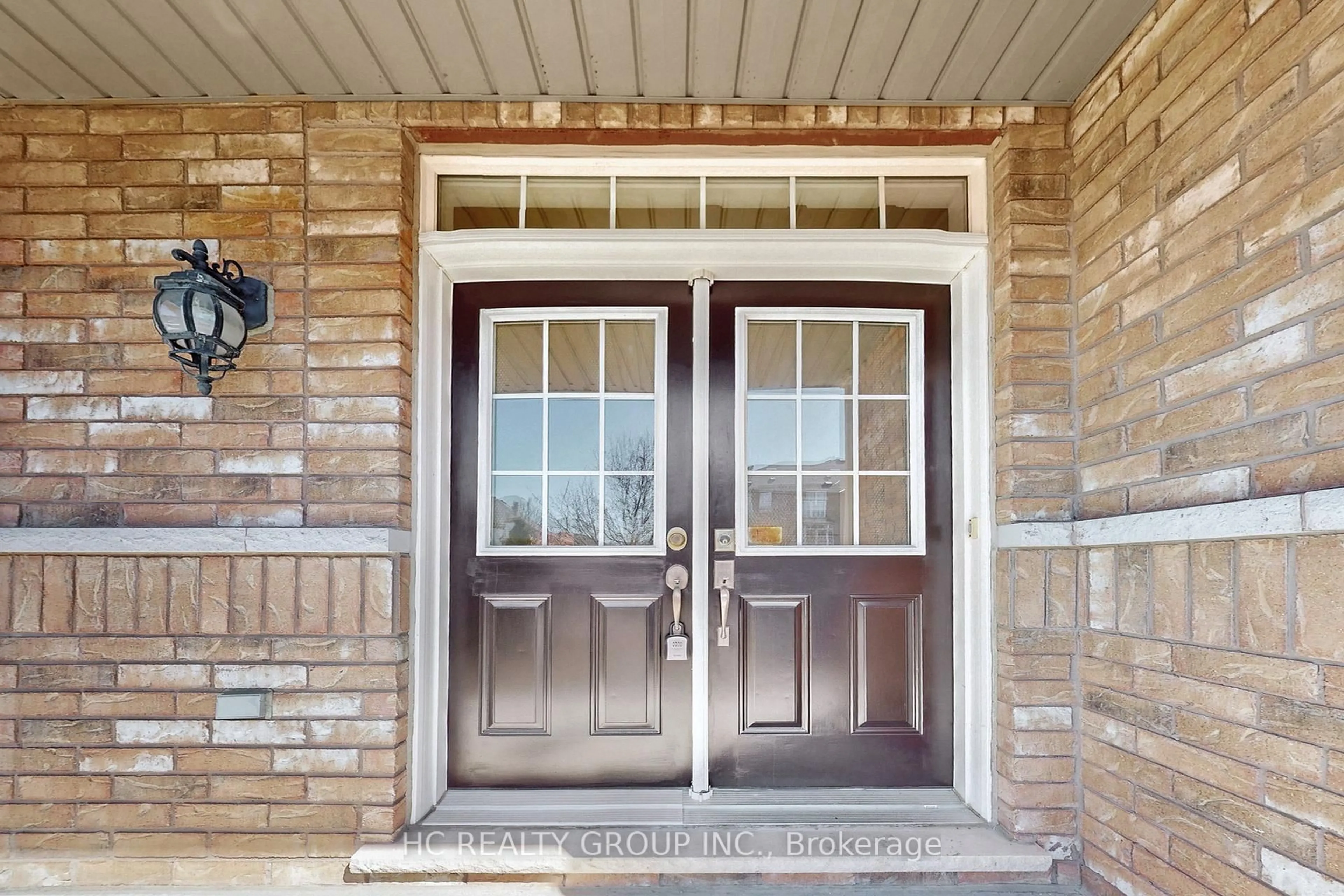 Indoor entryway for 206 Wolf Creek Cres, Vaughan Ontario L6A 4C4