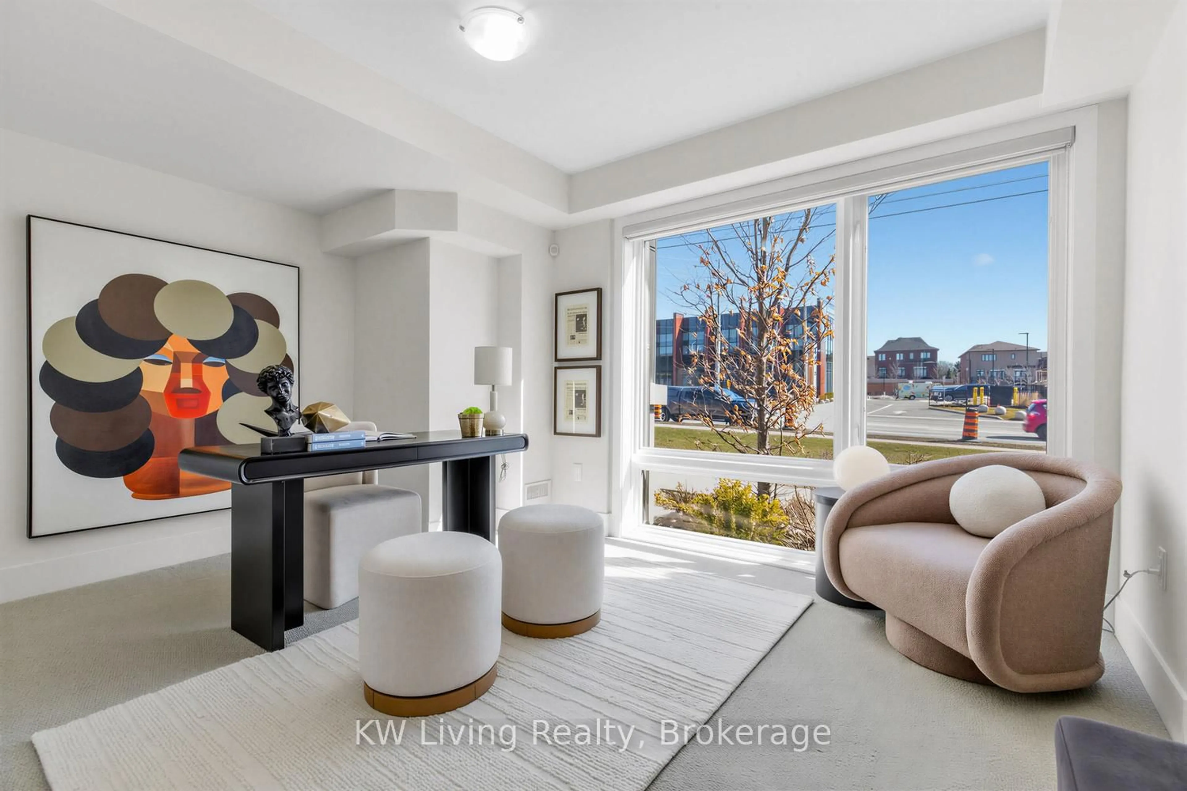 Living room with furniture, unknown for 9132 Bathurst St, Vaughan Ontario L4J 0K1