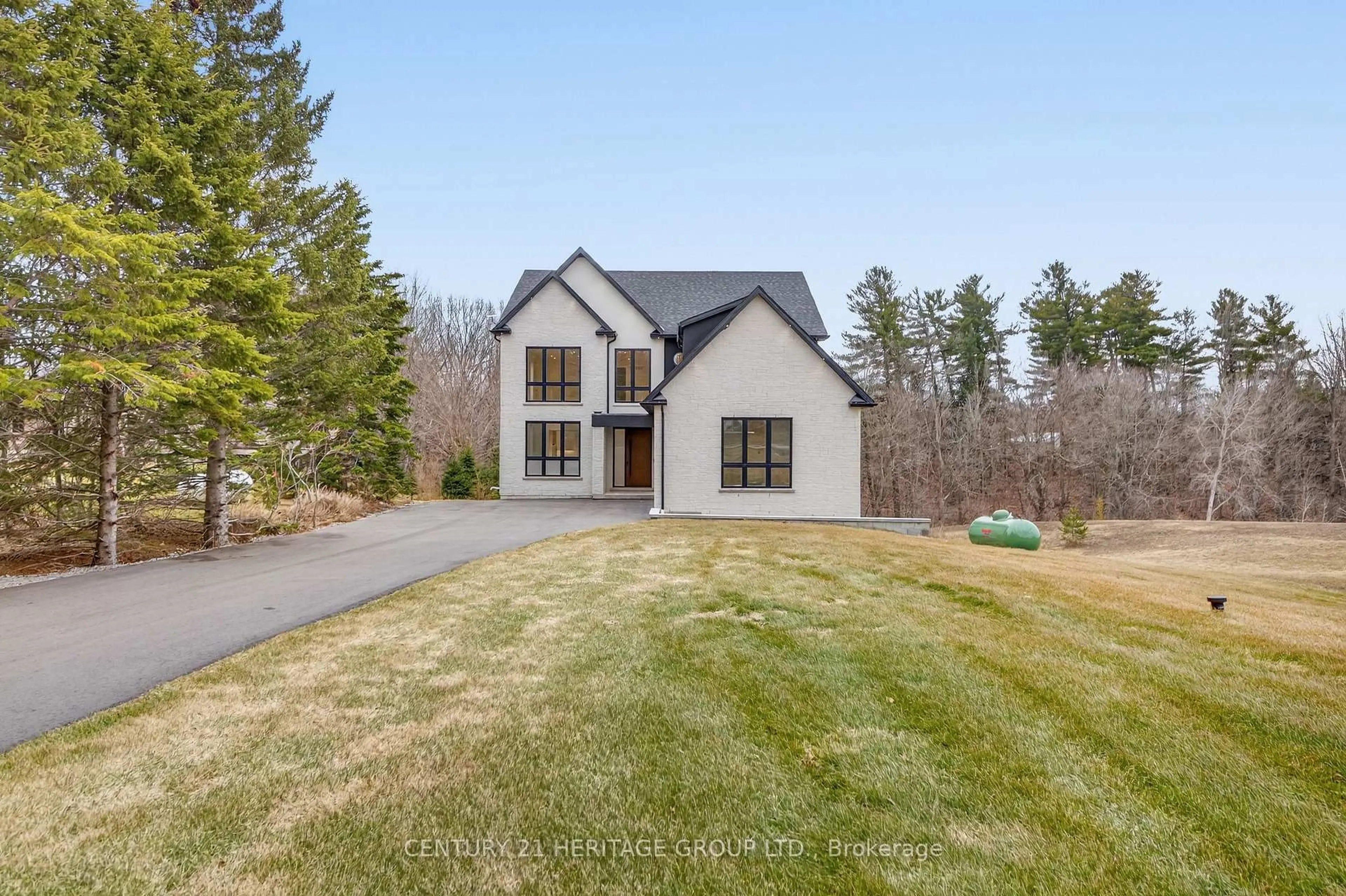 Home with brick exterior material, unknown for 2981 Line 5 Line, Bradford West Gwillimbury Ontario L3Z 0M5