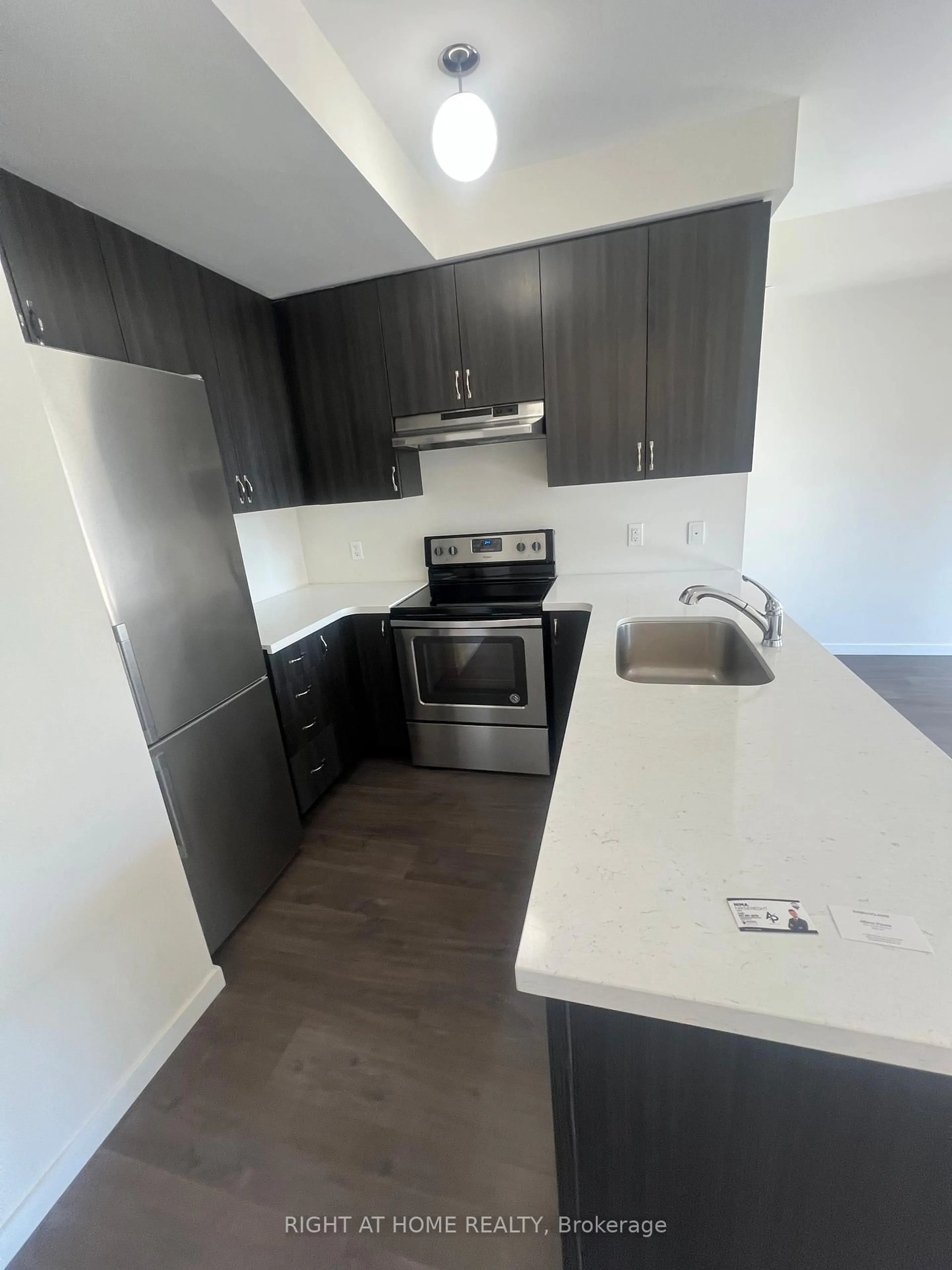 Standard kitchen, unknown for 200 Alex Gardner Circ #34, Aurora Ontario L4G 3G5
